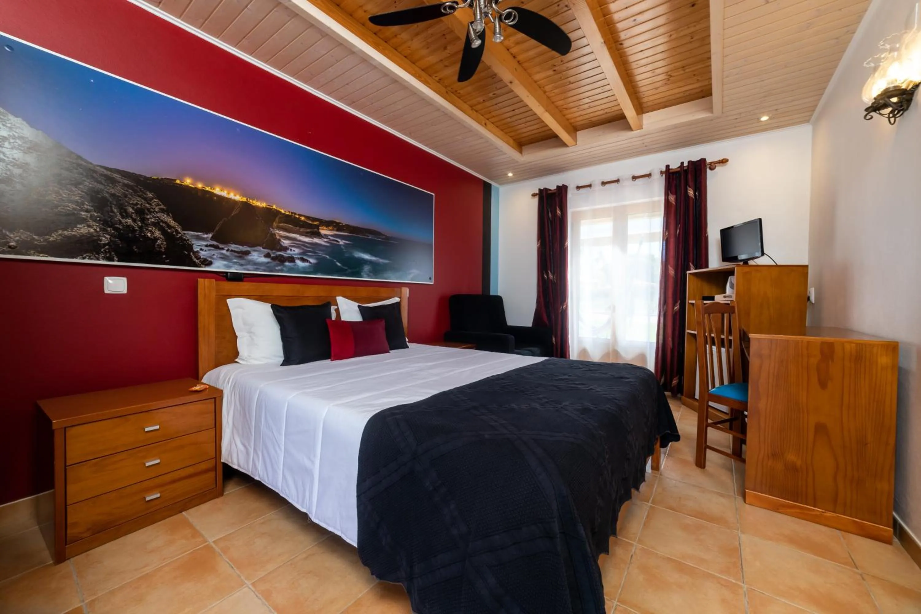 Bedroom, Bed in Monte do Zeca