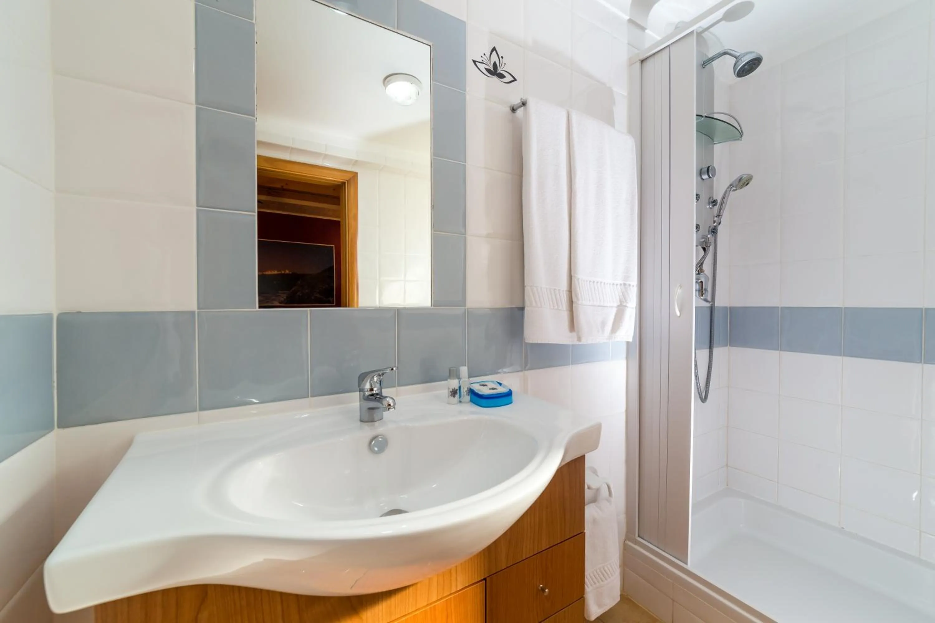 Shower in Monte do Zeca