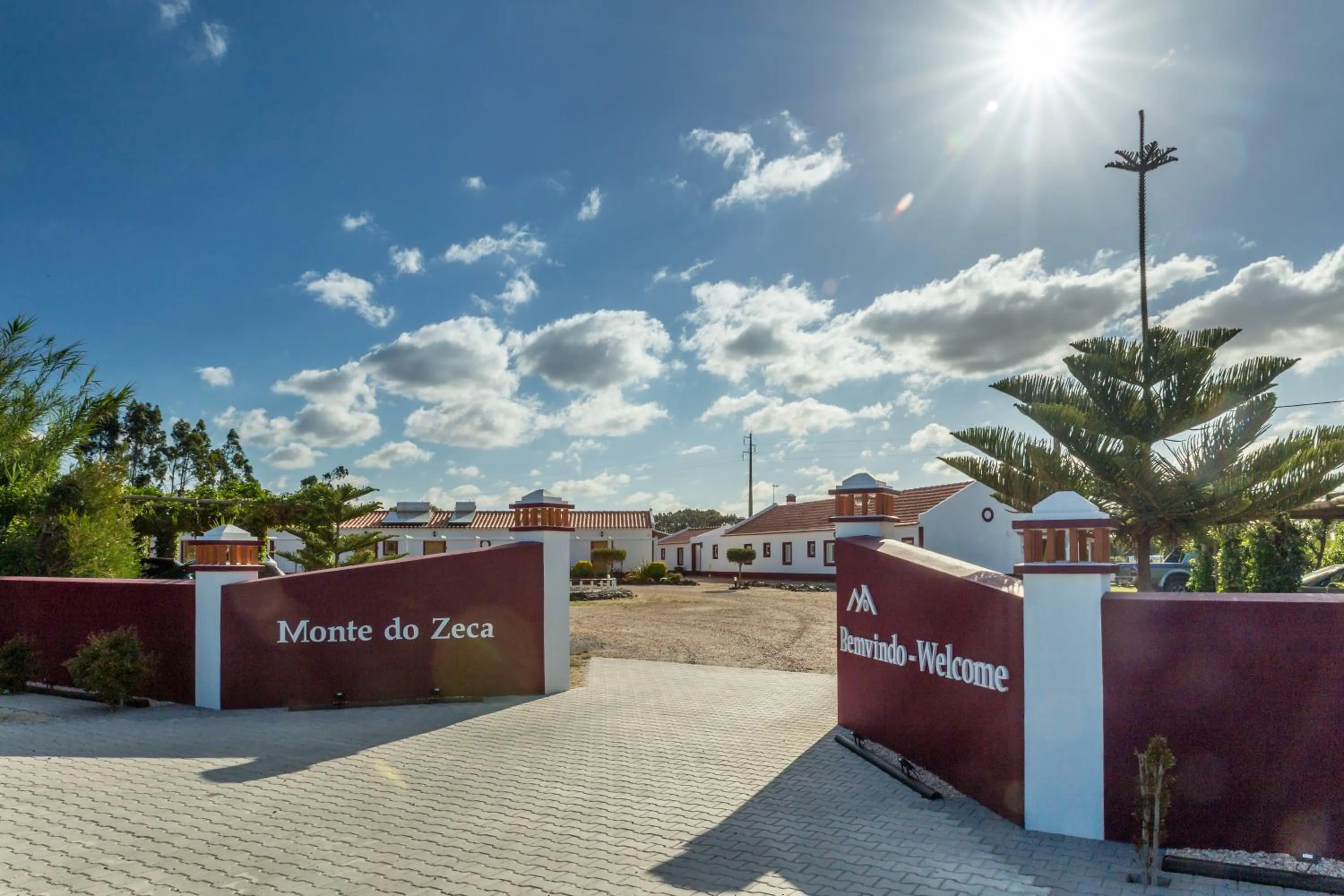 Facade/entrance in Monte do Zeca
