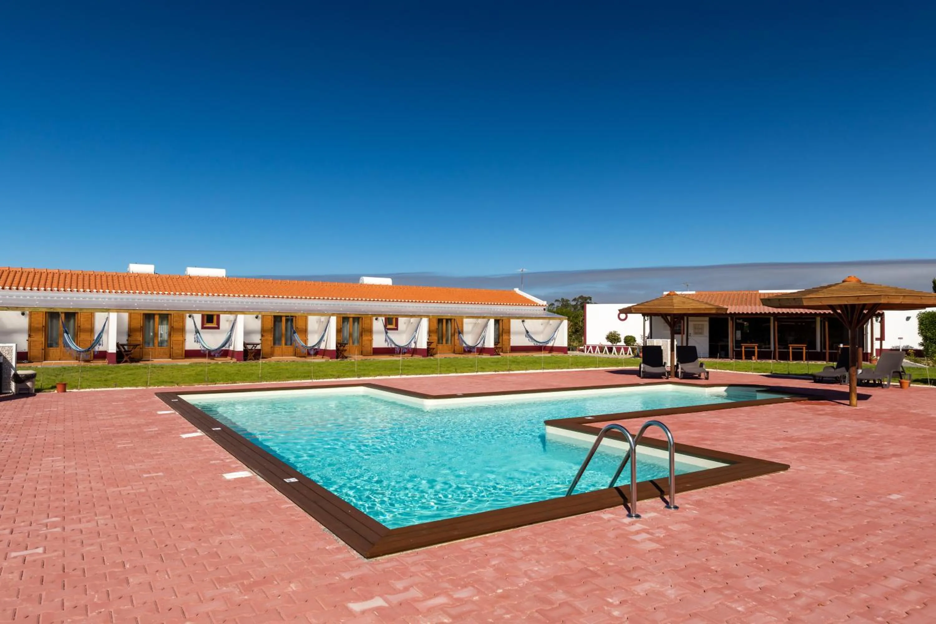 Pool view in Monte do Zeca