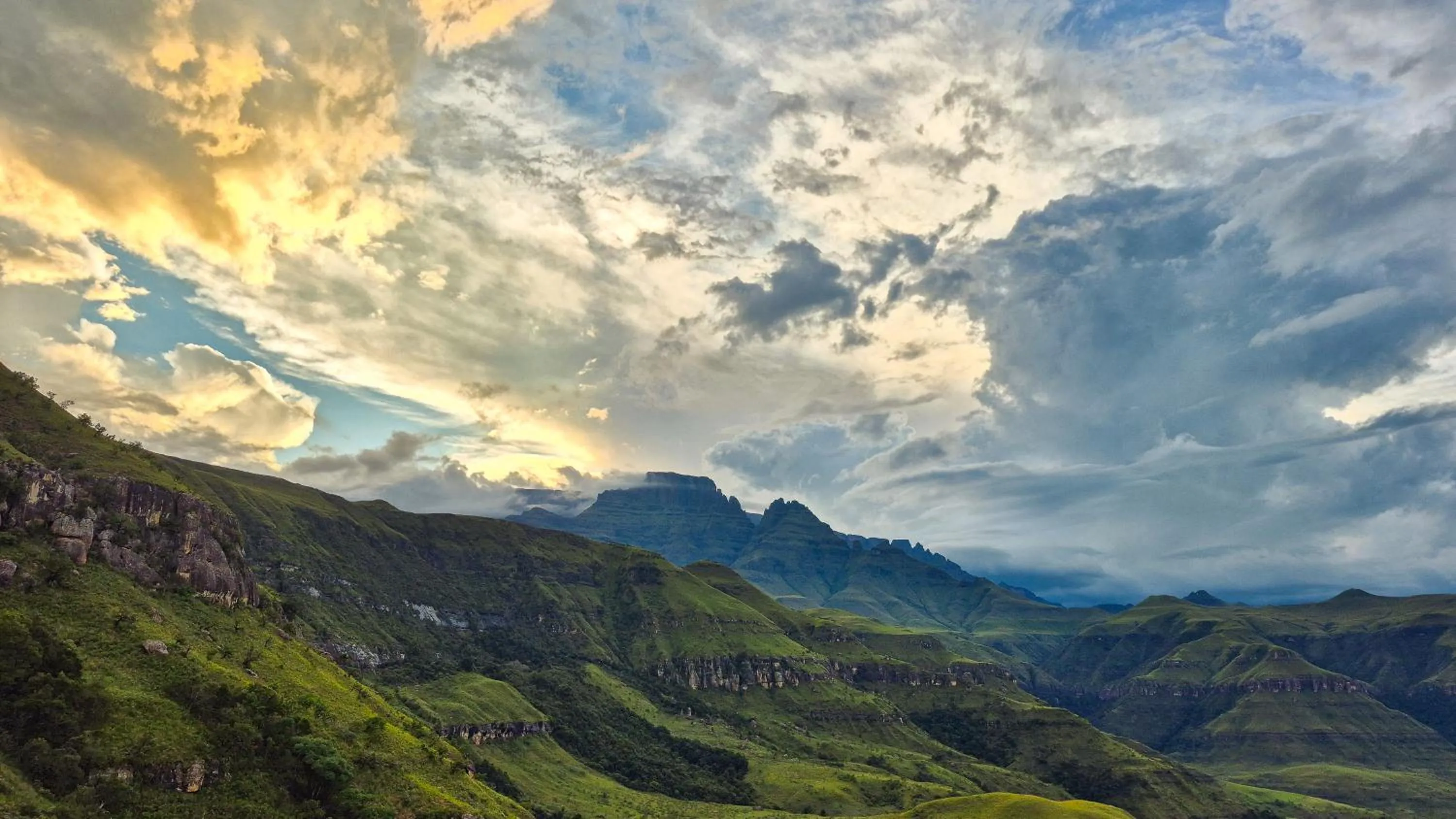 Champagne Castle Hotel