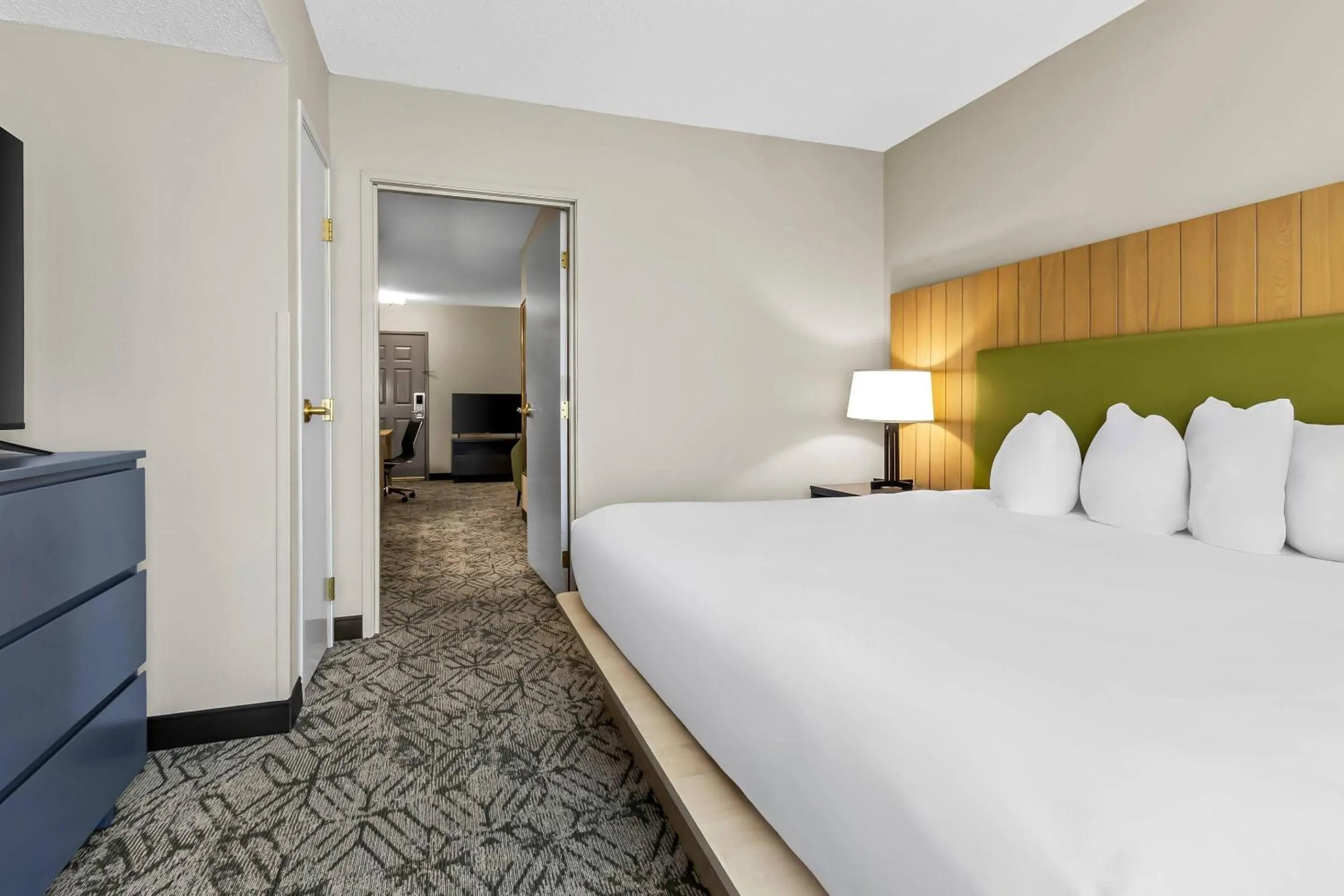 Bedroom, Bed in Country Inn & Suites By Radisson, Charleston North, SC