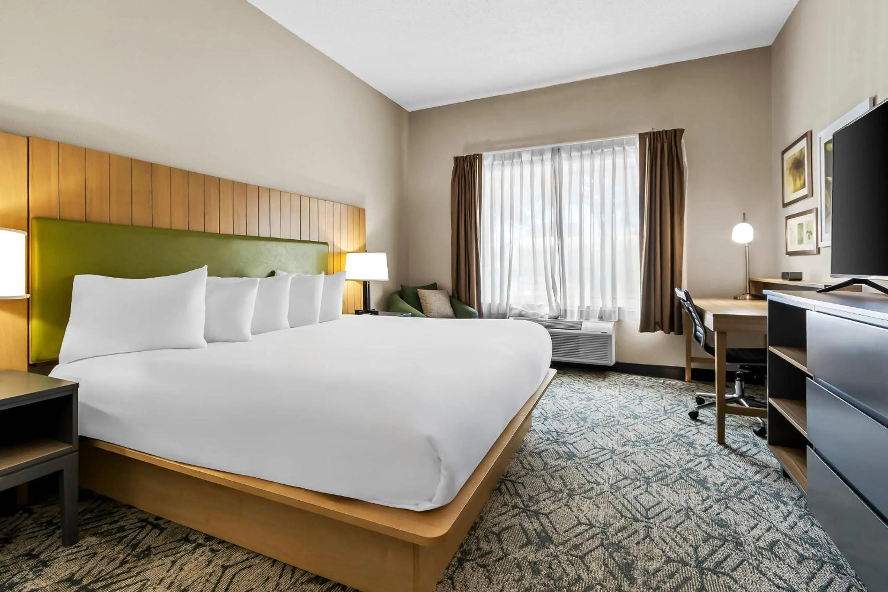 Bedroom, Bed in Country Inn & Suites By Radisson, Charleston North, SC