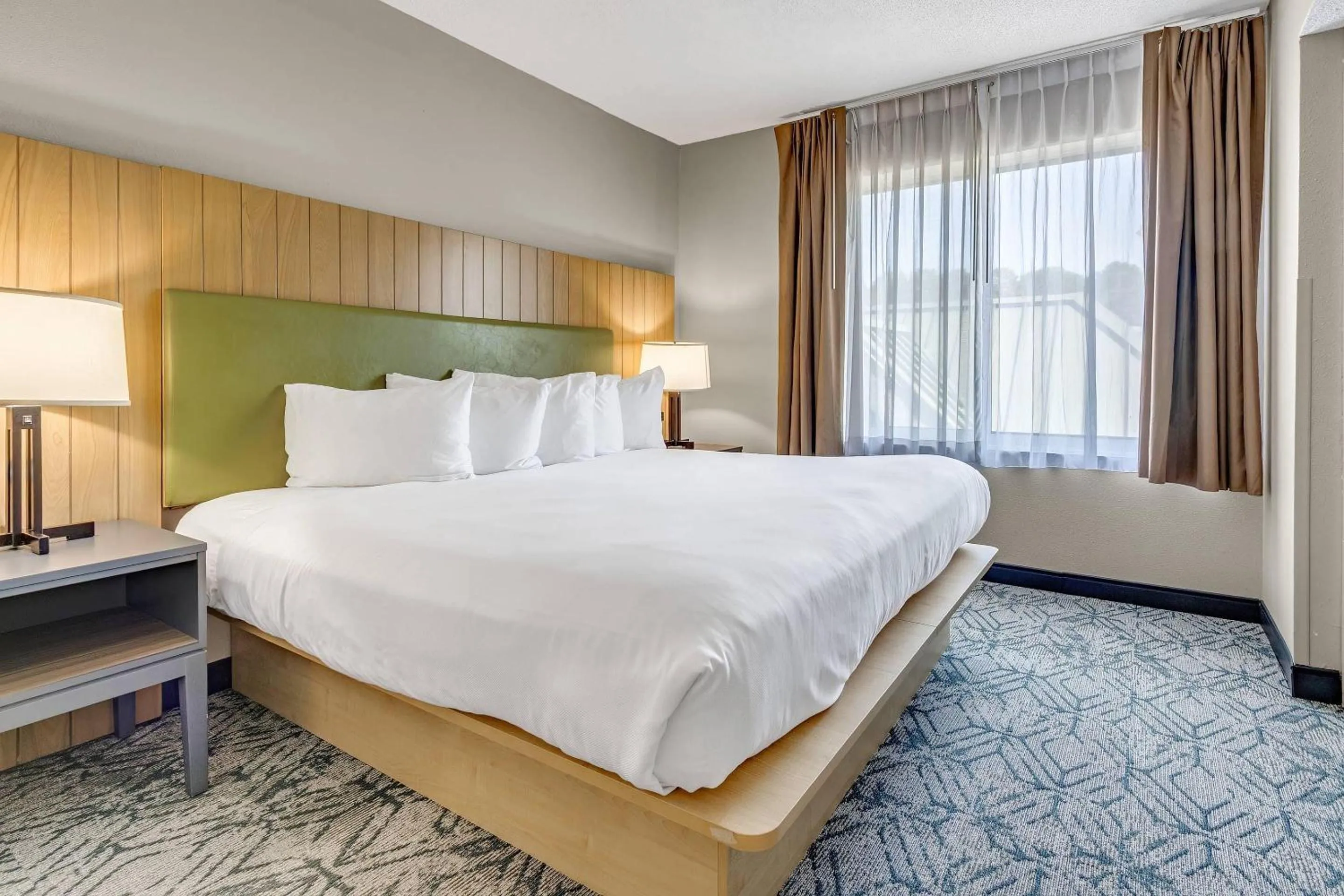 Bedroom, Bed in Country Inn & Suites By Radisson, Charleston North, SC