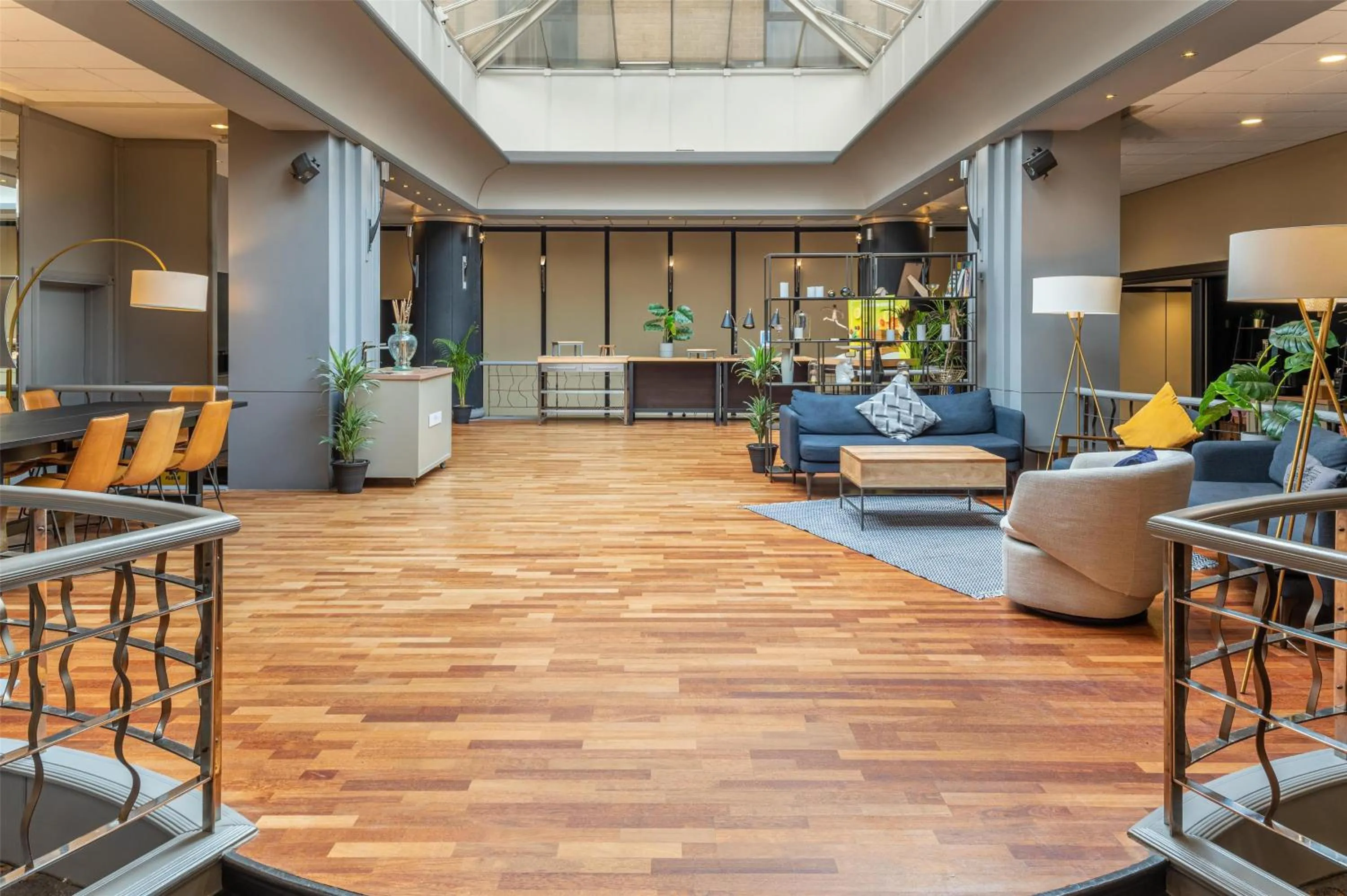 Lobby or reception in Hilton London Kensington Hotel