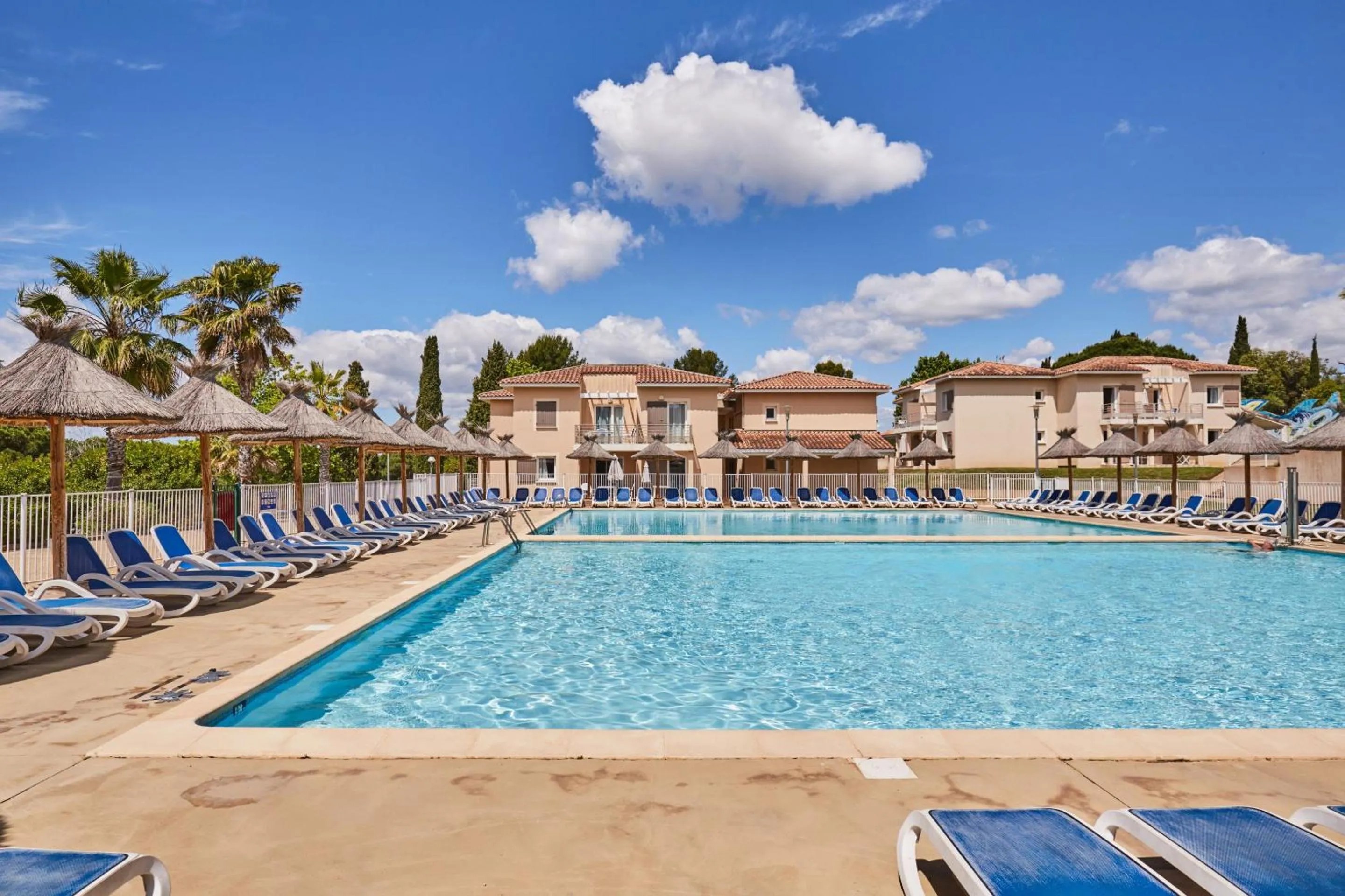 Swimming pool in Résidence Odalys Les Océanides