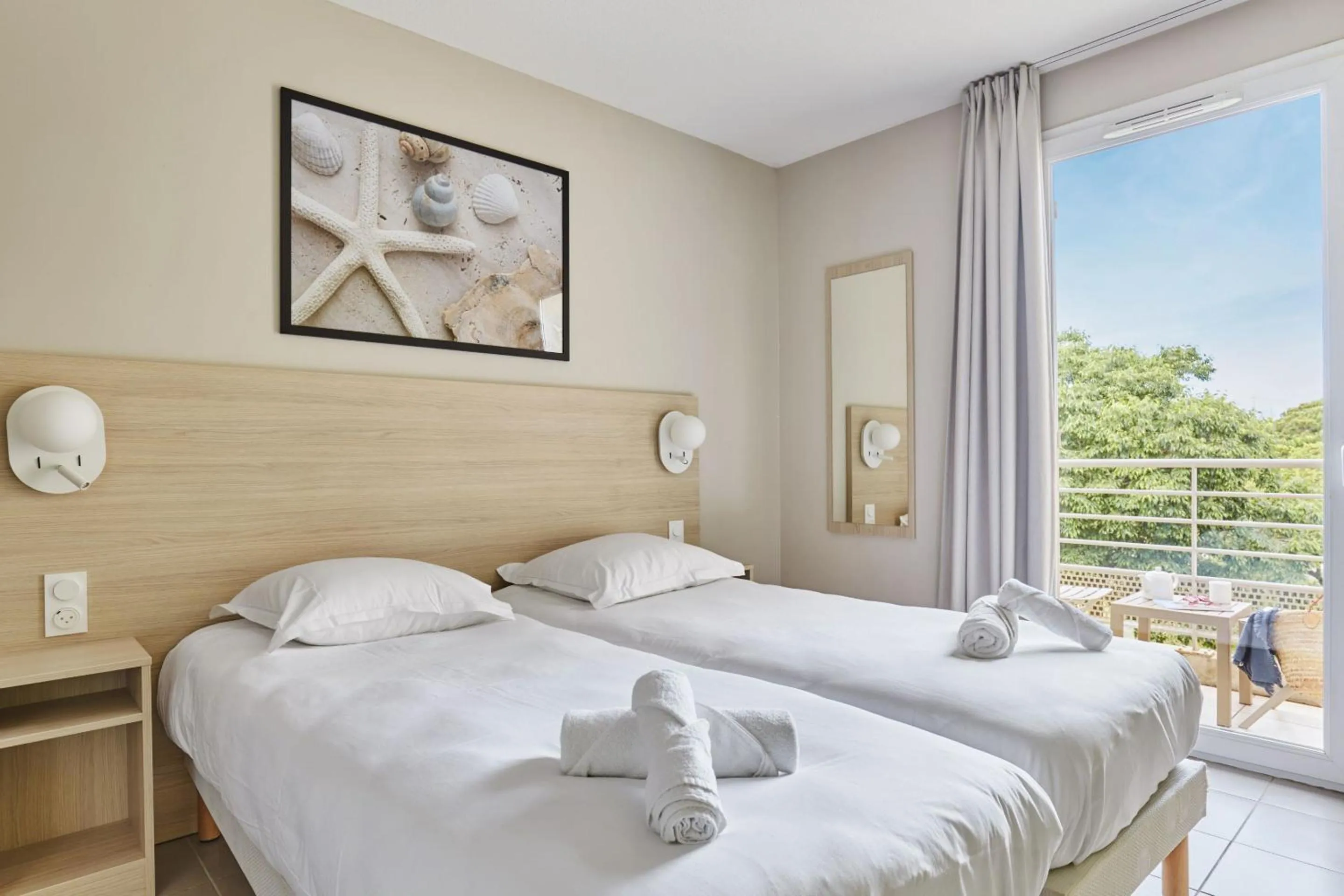 Bedroom, Bed in Résidence Odalys Les Océanides