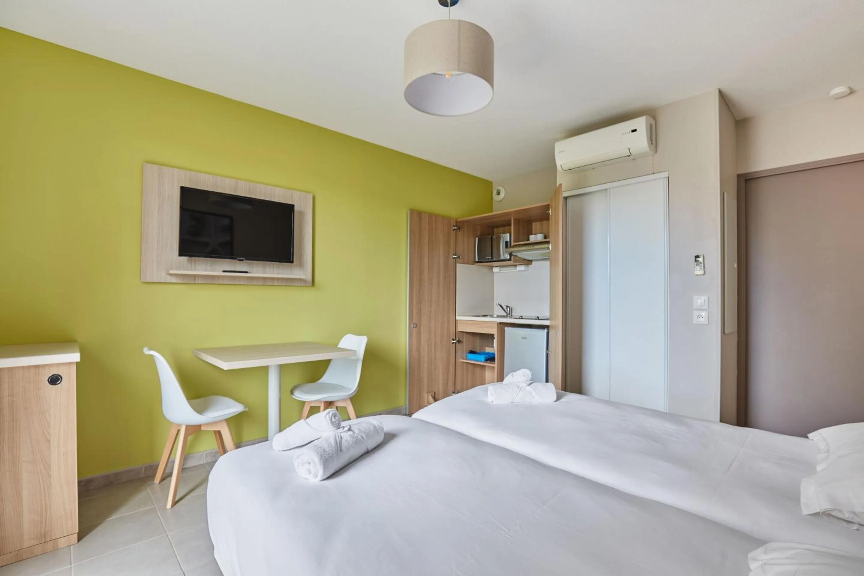 Bedroom, Bed in Résidence Odalys Les Océanides