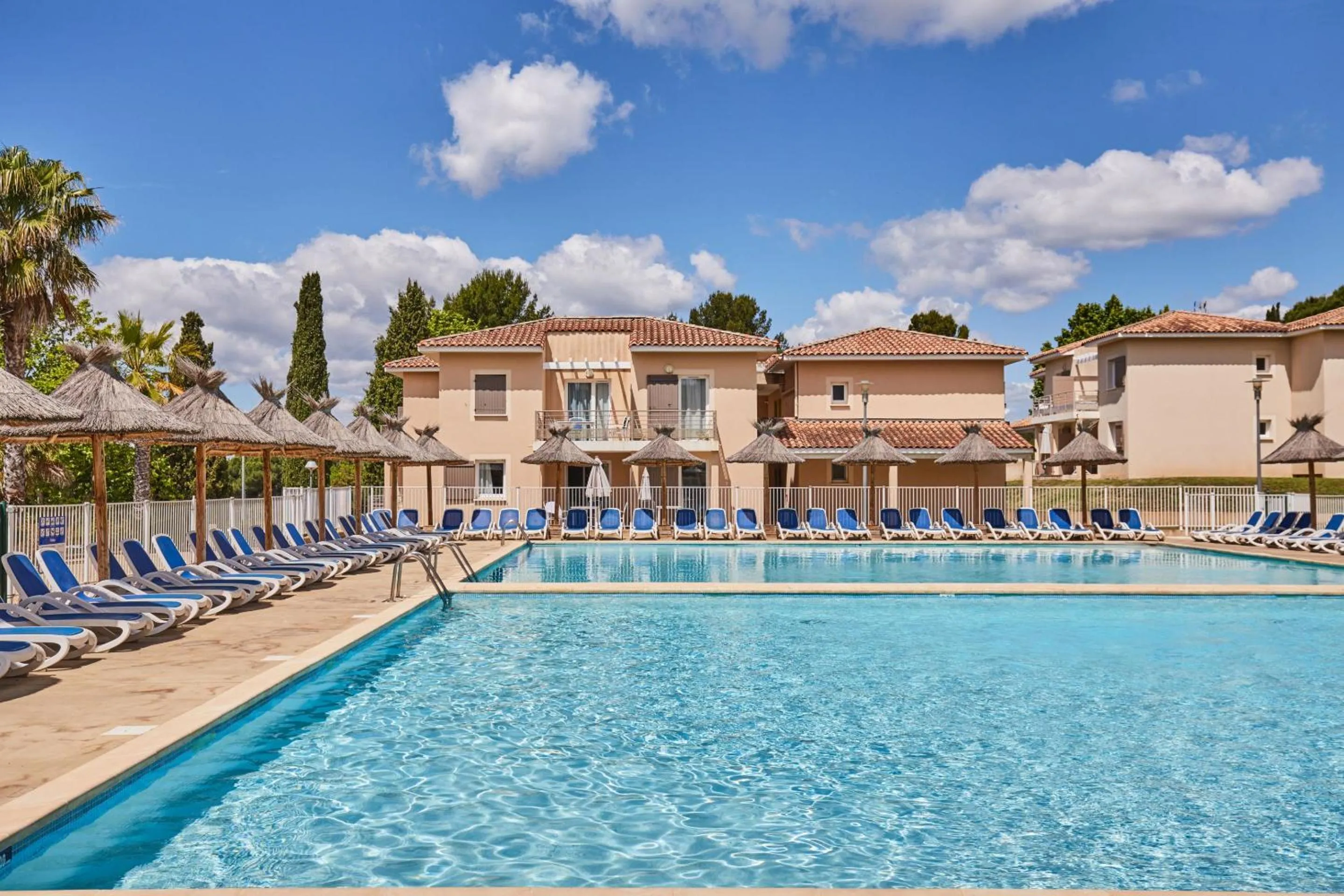 Swimming pool in Résidence Odalys Les Océanides
