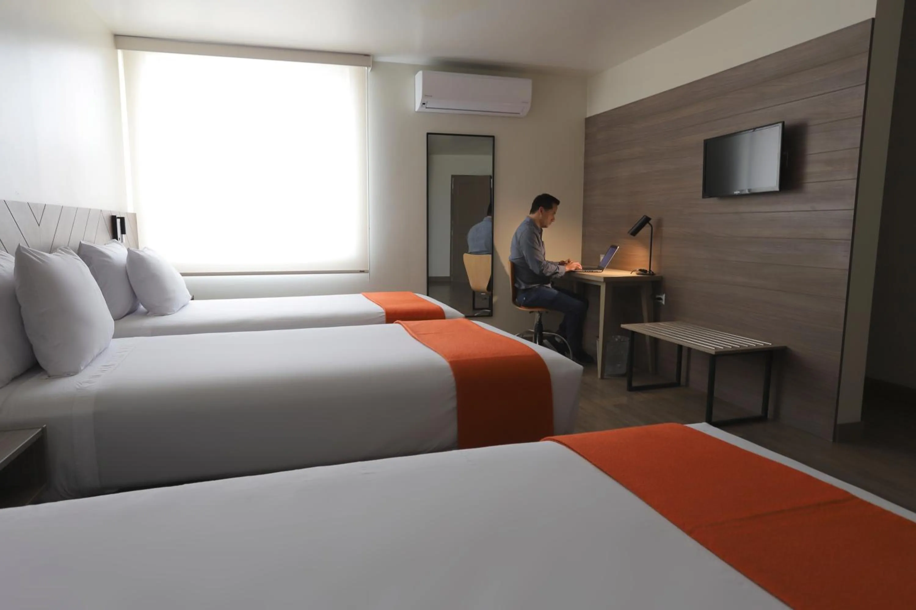 Shower, Bed in Casa Andina Standard Trujillo Plaza