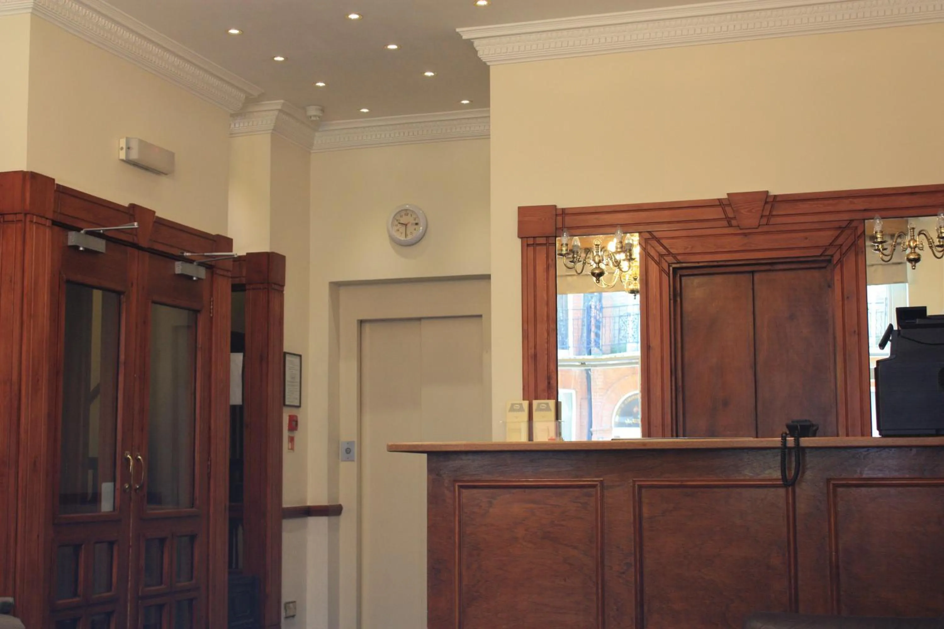 Lobby or reception in Regency Hotel Westend