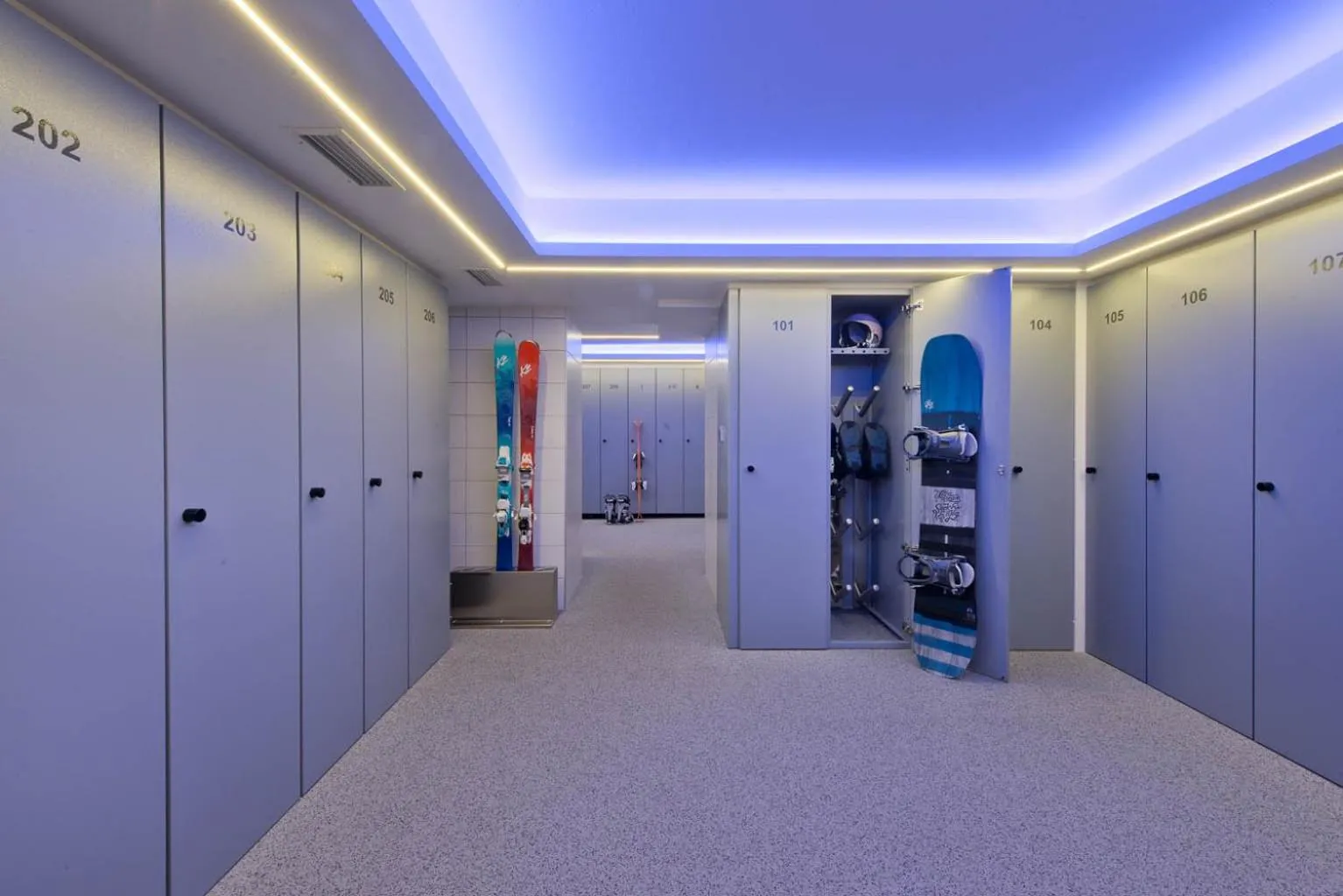 Skiing in Hotel Verwall