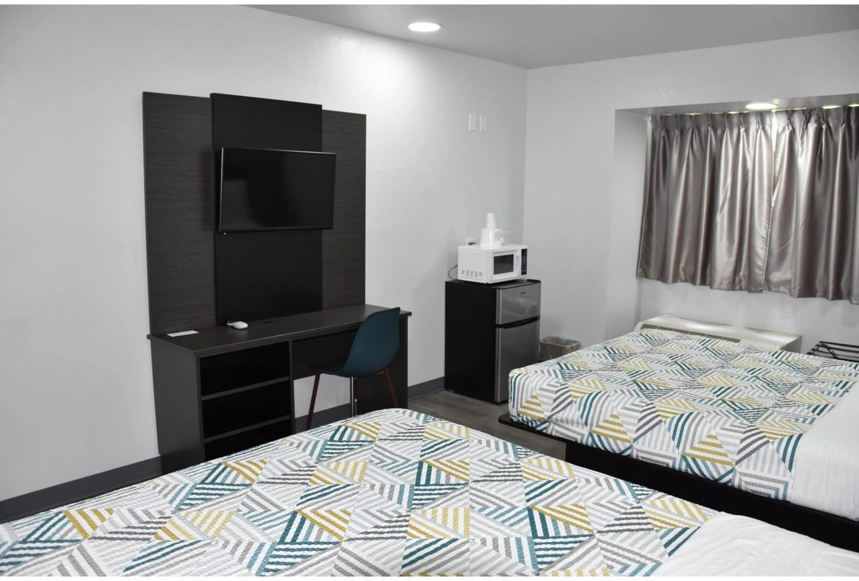 Bedroom, Bed in Motel 6 Idabel, OK