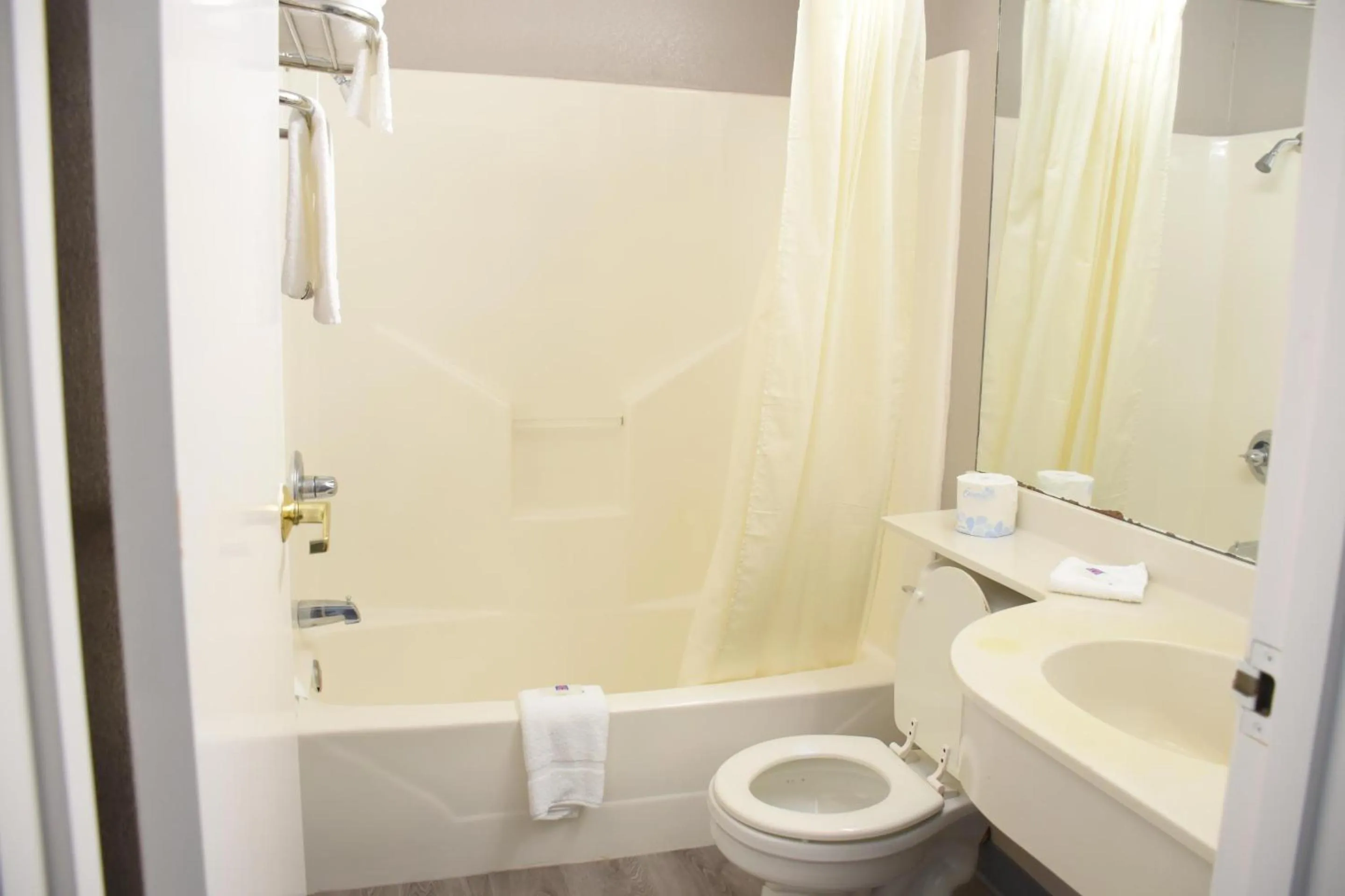 Bathroom in Motel 6 Idabel, OK