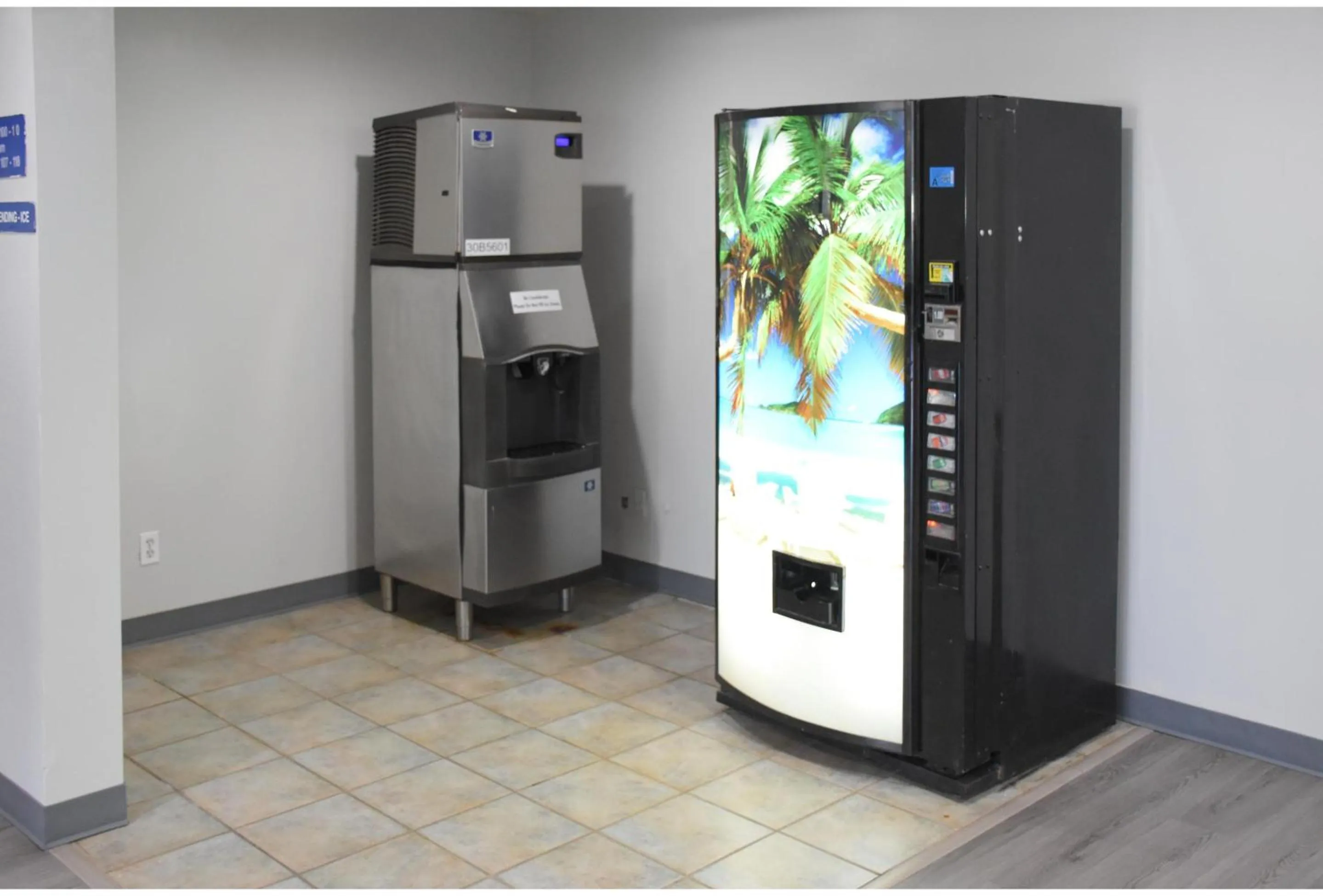 vending machine in Motel 6 Idabel, OK