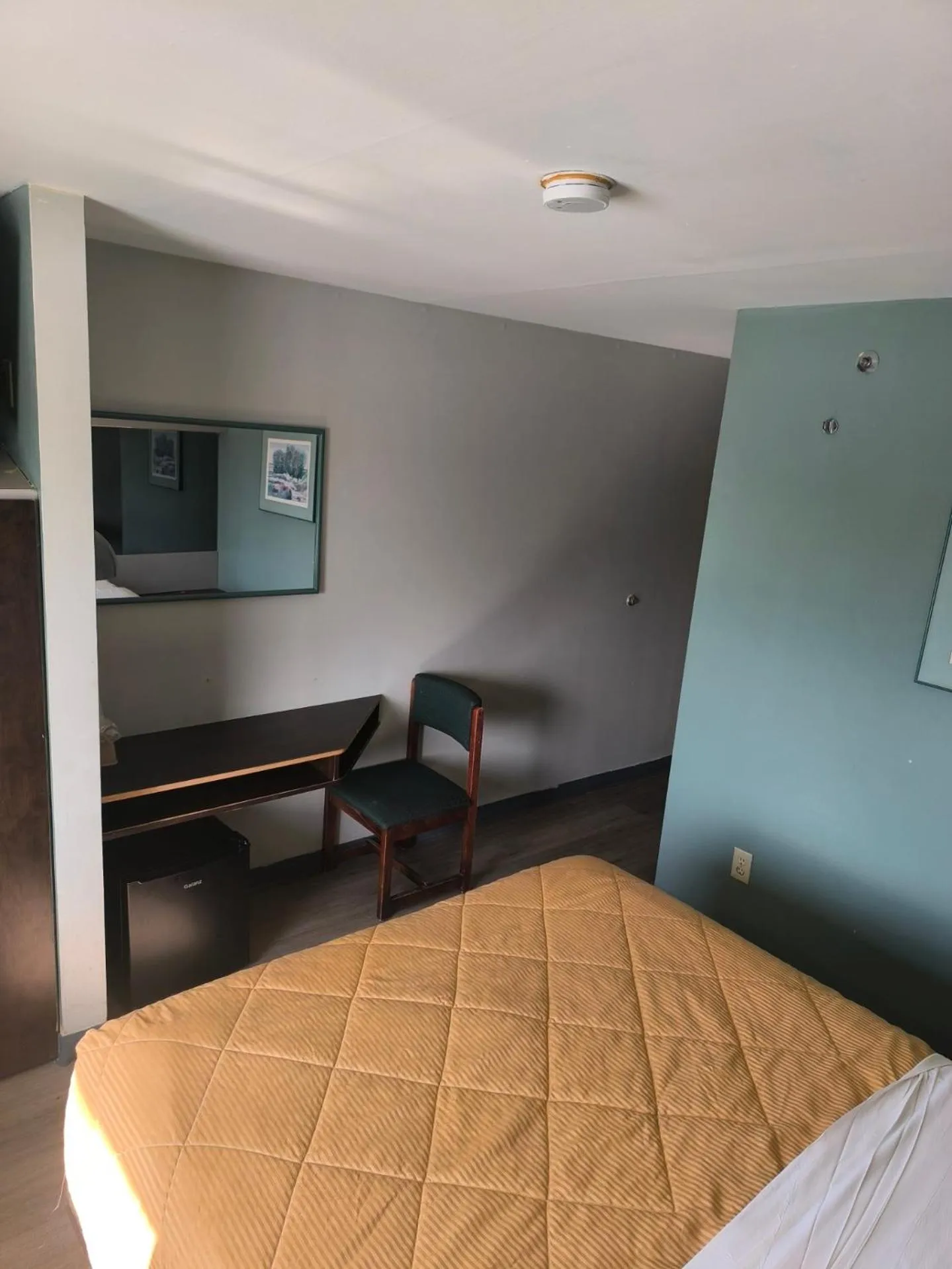 Bedroom, Bed in Budgetel Inn Birmingham