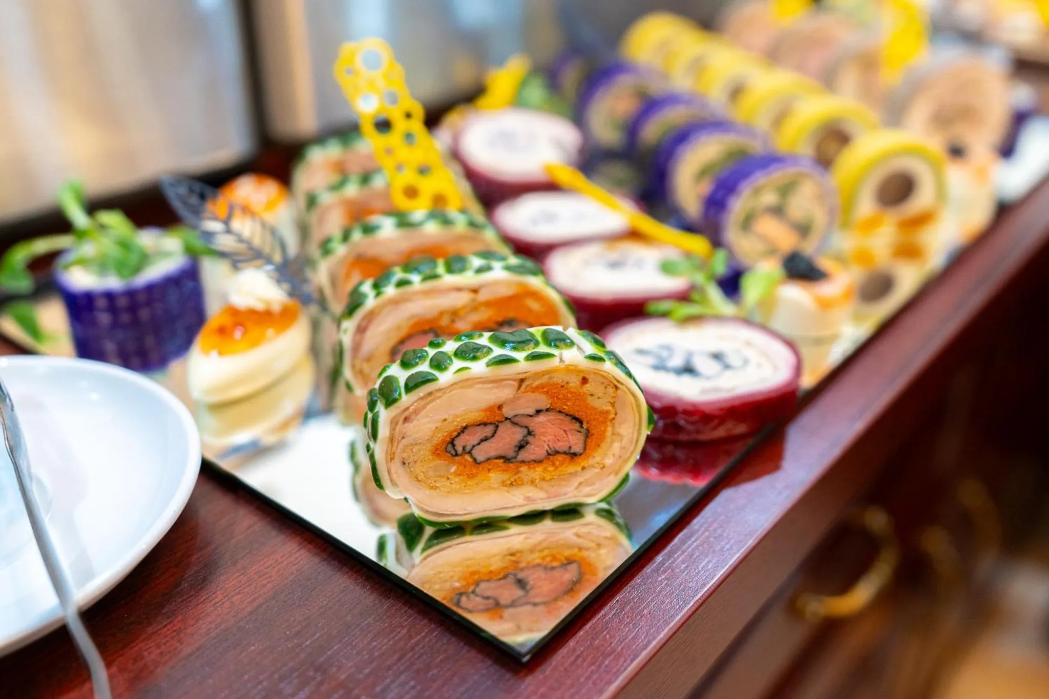 Restaurant/places to eat in Hotel Dorna