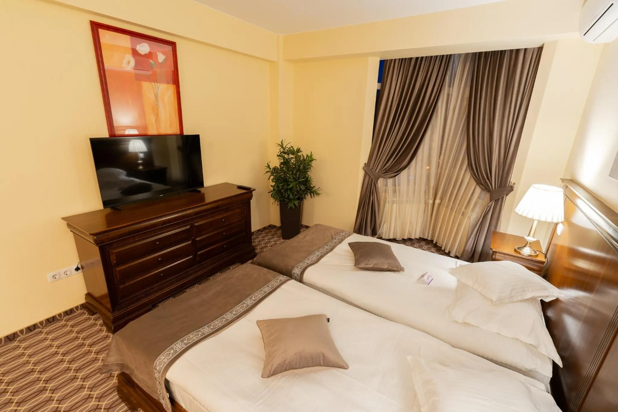 TV and multimedia, Bed in Hotel Dorna