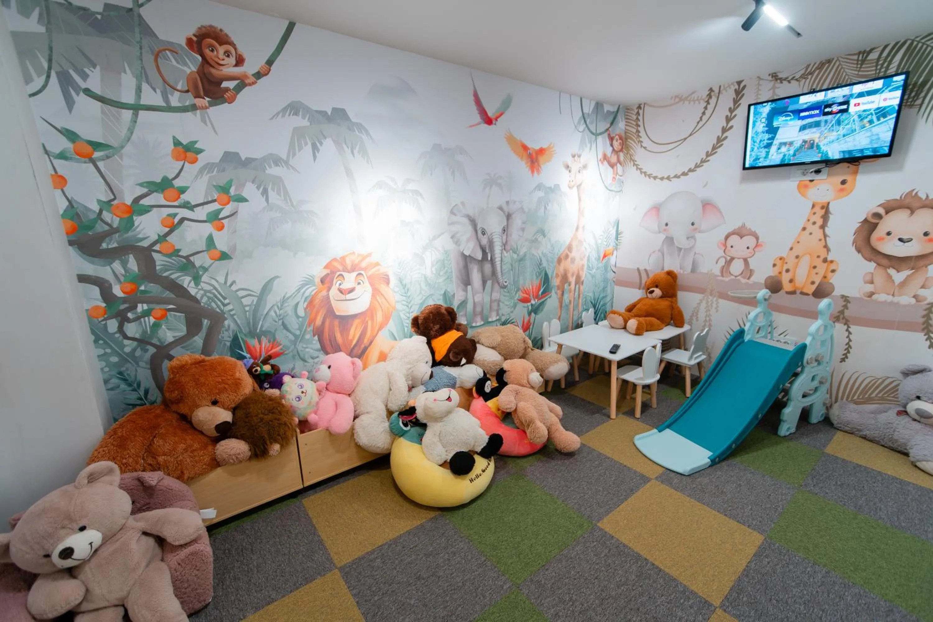 children in Hotel Dorna