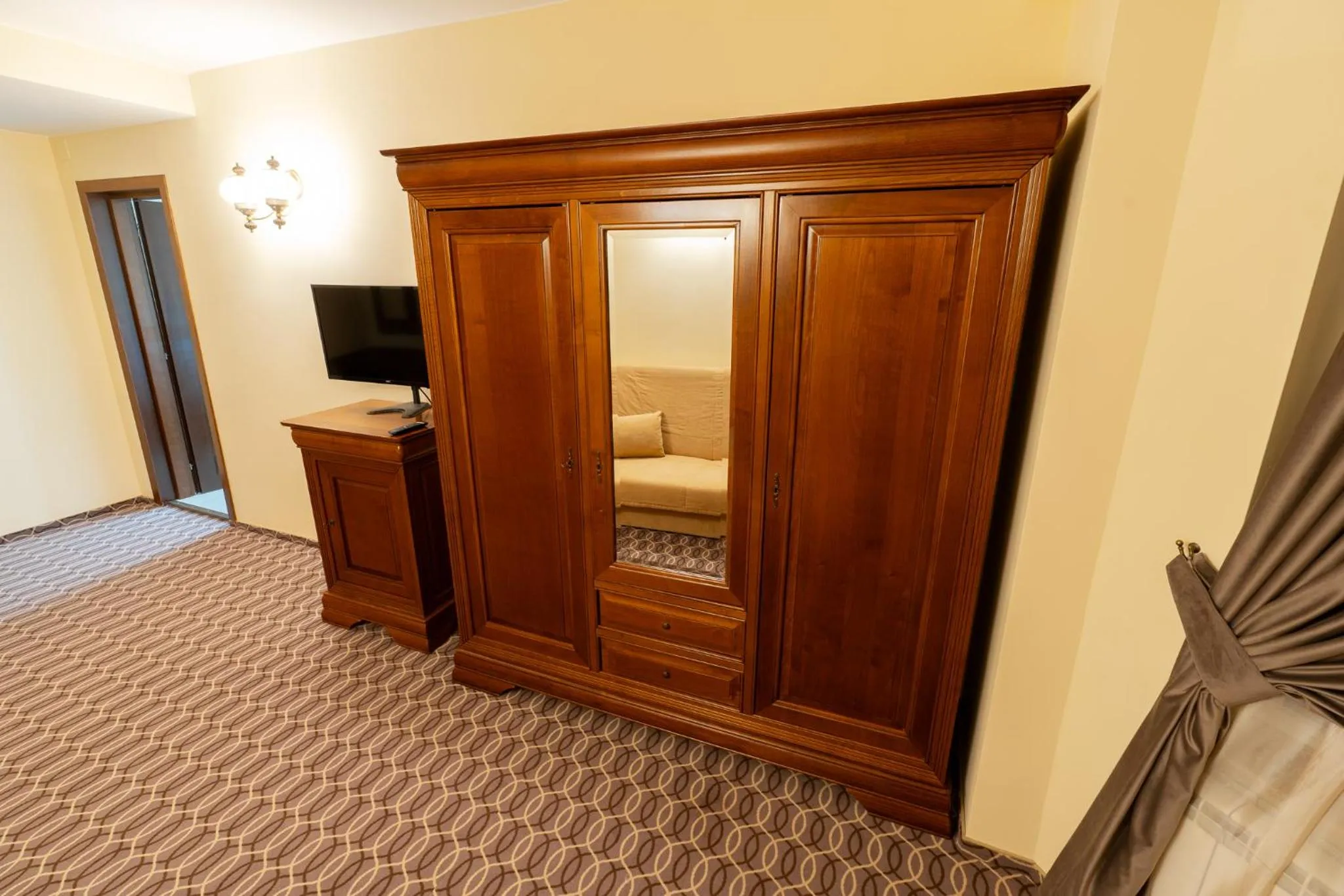 TV and multimedia in Hotel Dorna