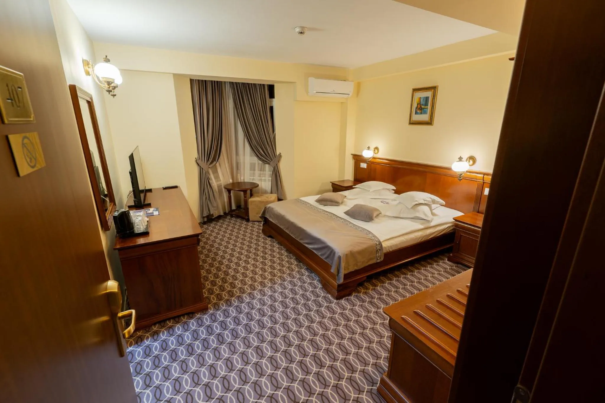 TV and multimedia, Bed in Hotel Dorna