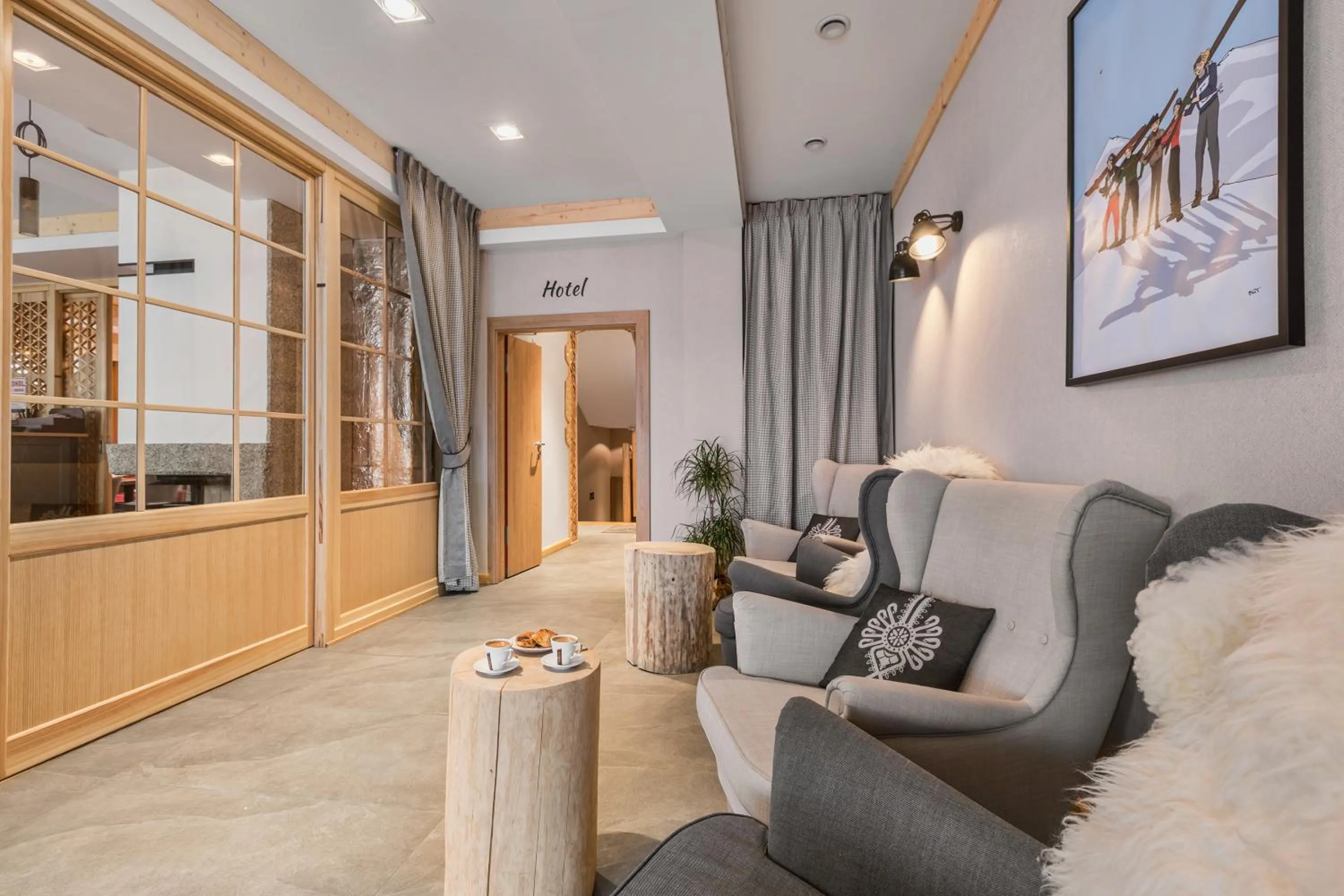 Lobby or reception in Hotel Foluszowy Potok