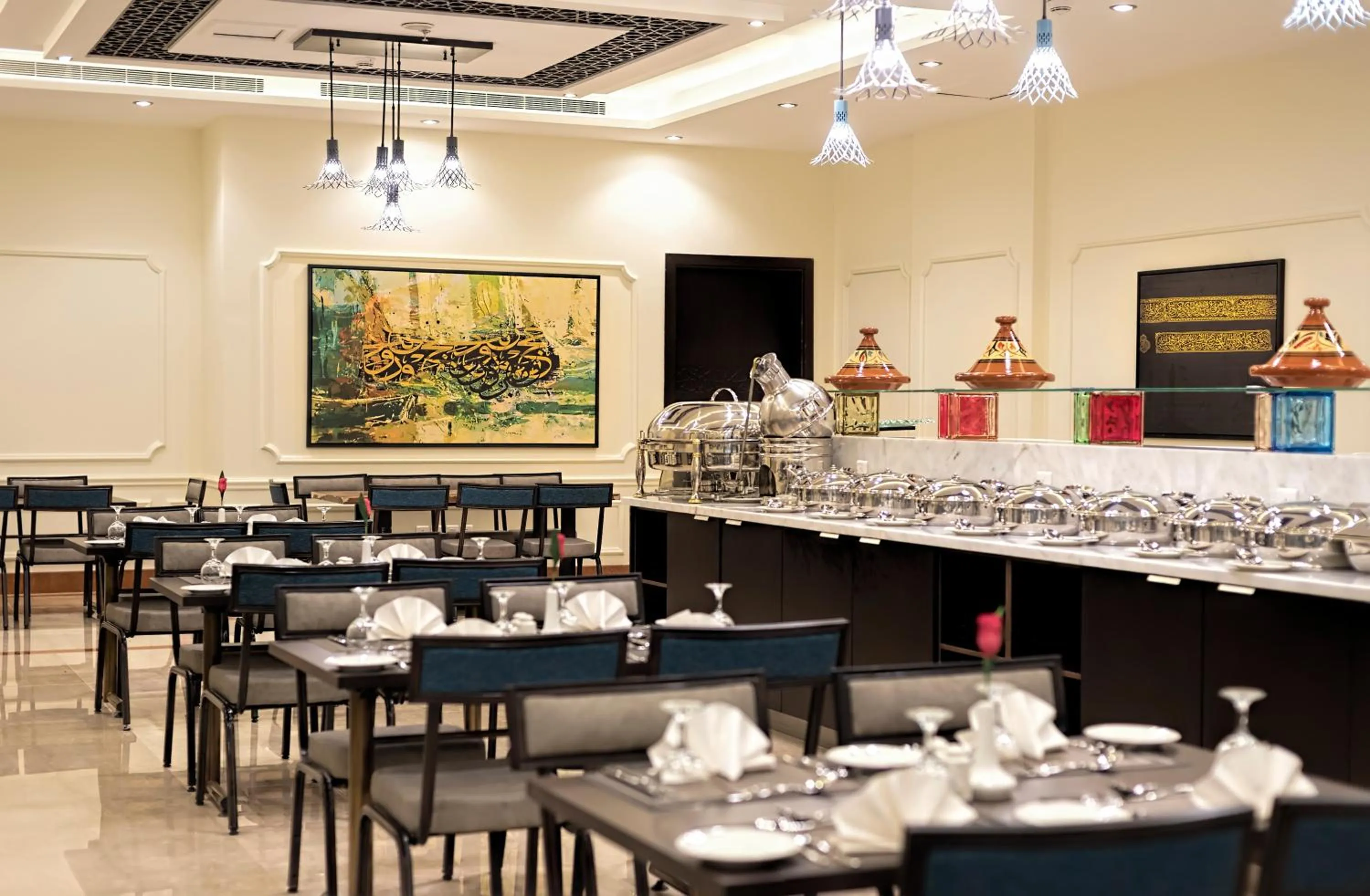 Restaurant/places to eat in Al Joud Hotel Makkah