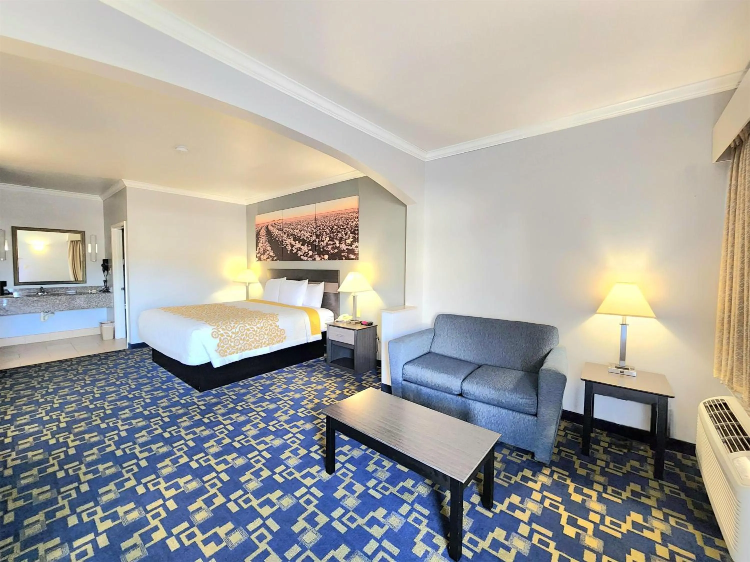 Photo of the whole room, Bed in Days Inn by Wyndham Robstown