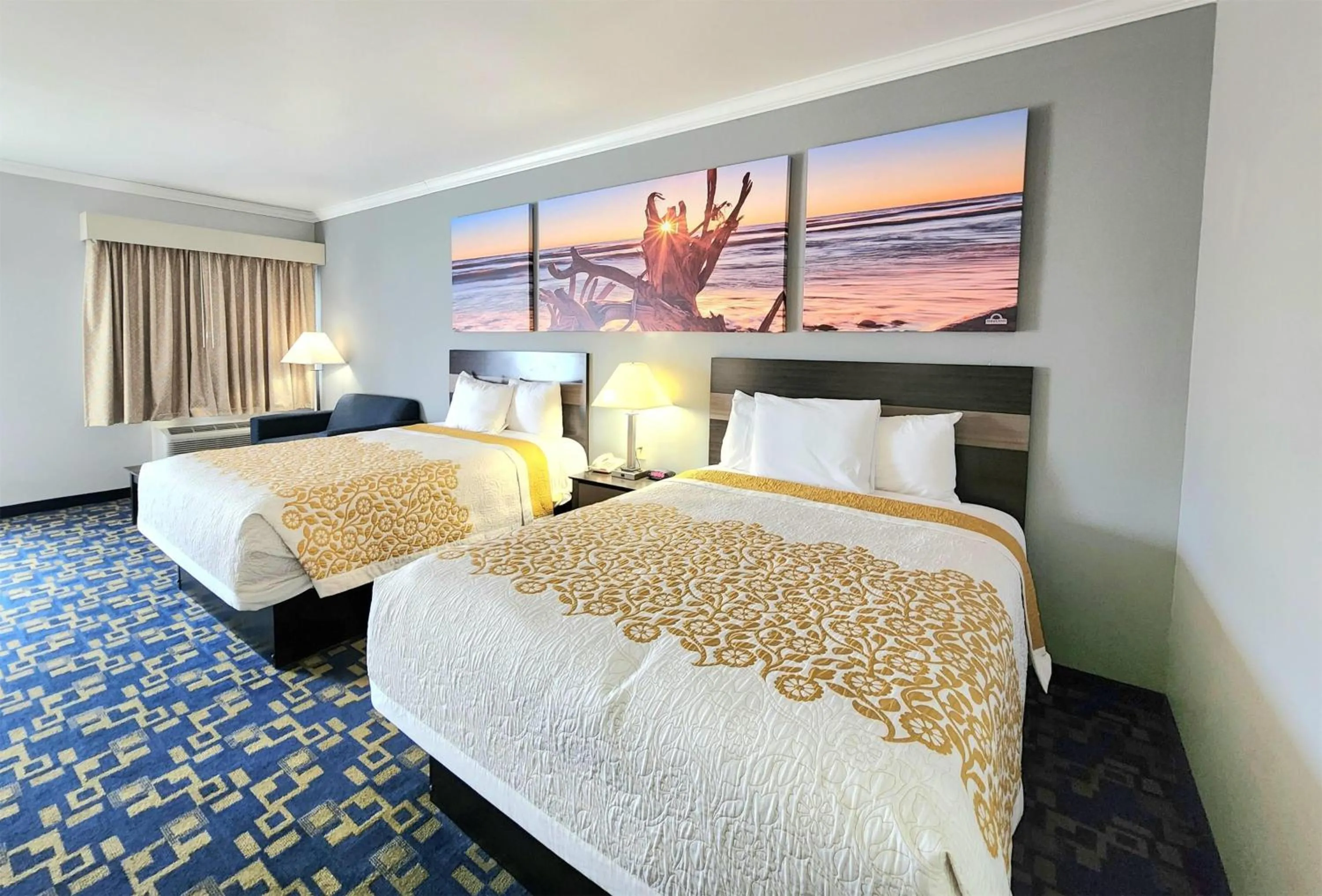 Photo of the whole room, Bed in Days Inn by Wyndham Robstown