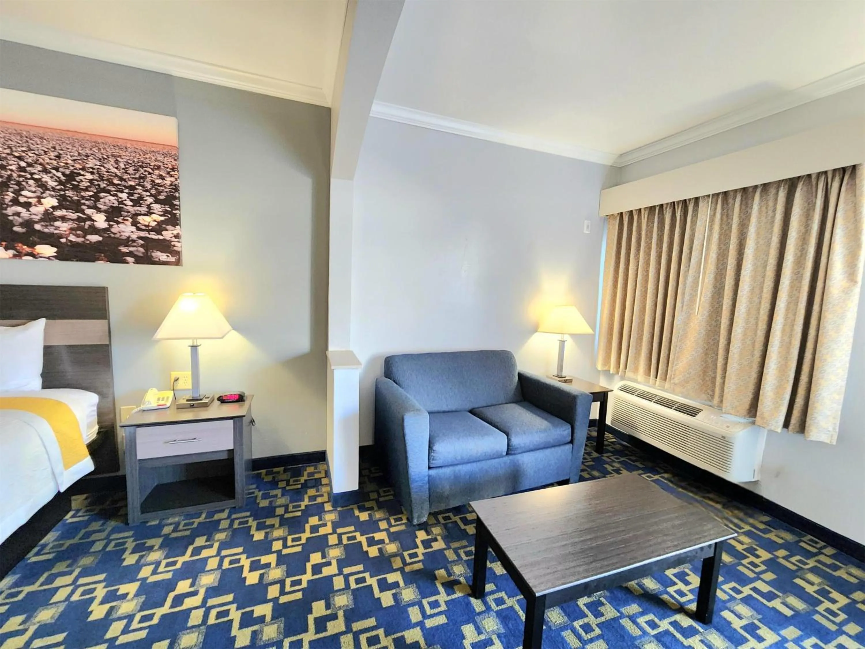 Photo of the whole room, Bed in Days Inn by Wyndham Robstown