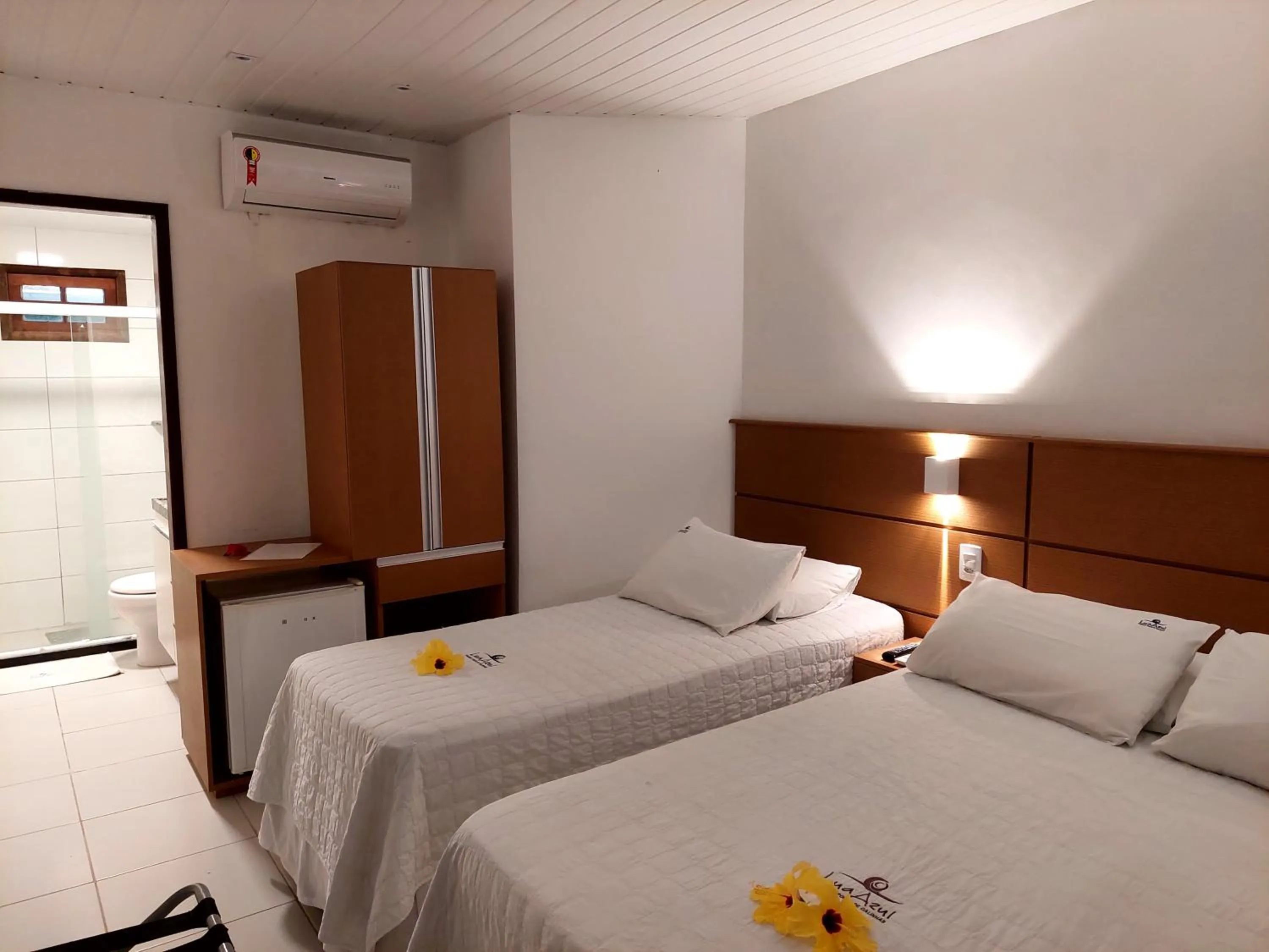 Photo of the whole room, Bed in Pousada Lua Azul