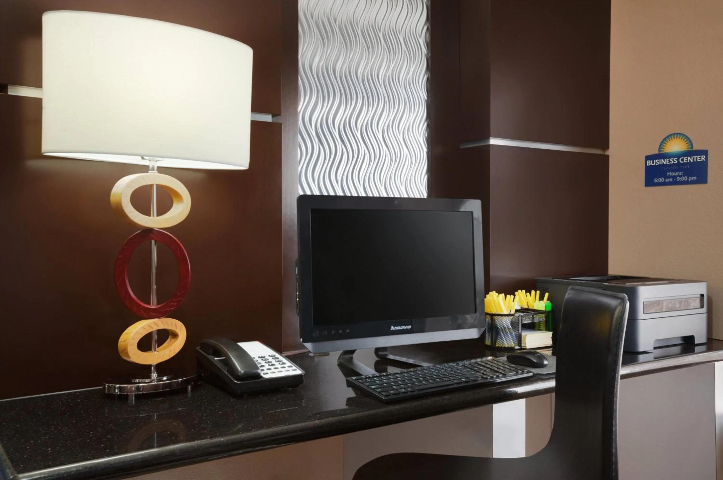 Business facilities in Days Inn & Suites by Wyndham Conroe North