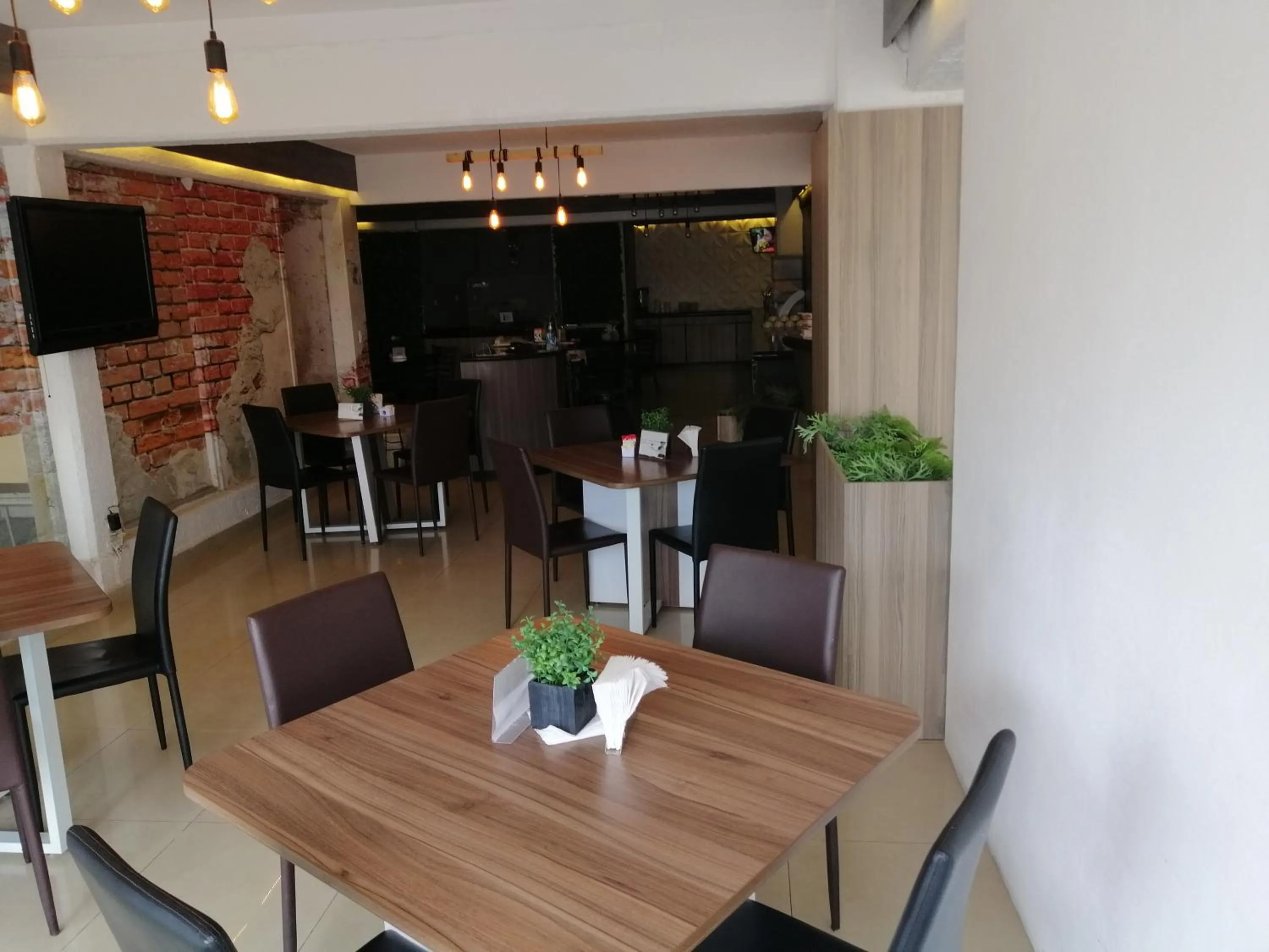 Restaurant/places to eat in Hotel Campestre Inn