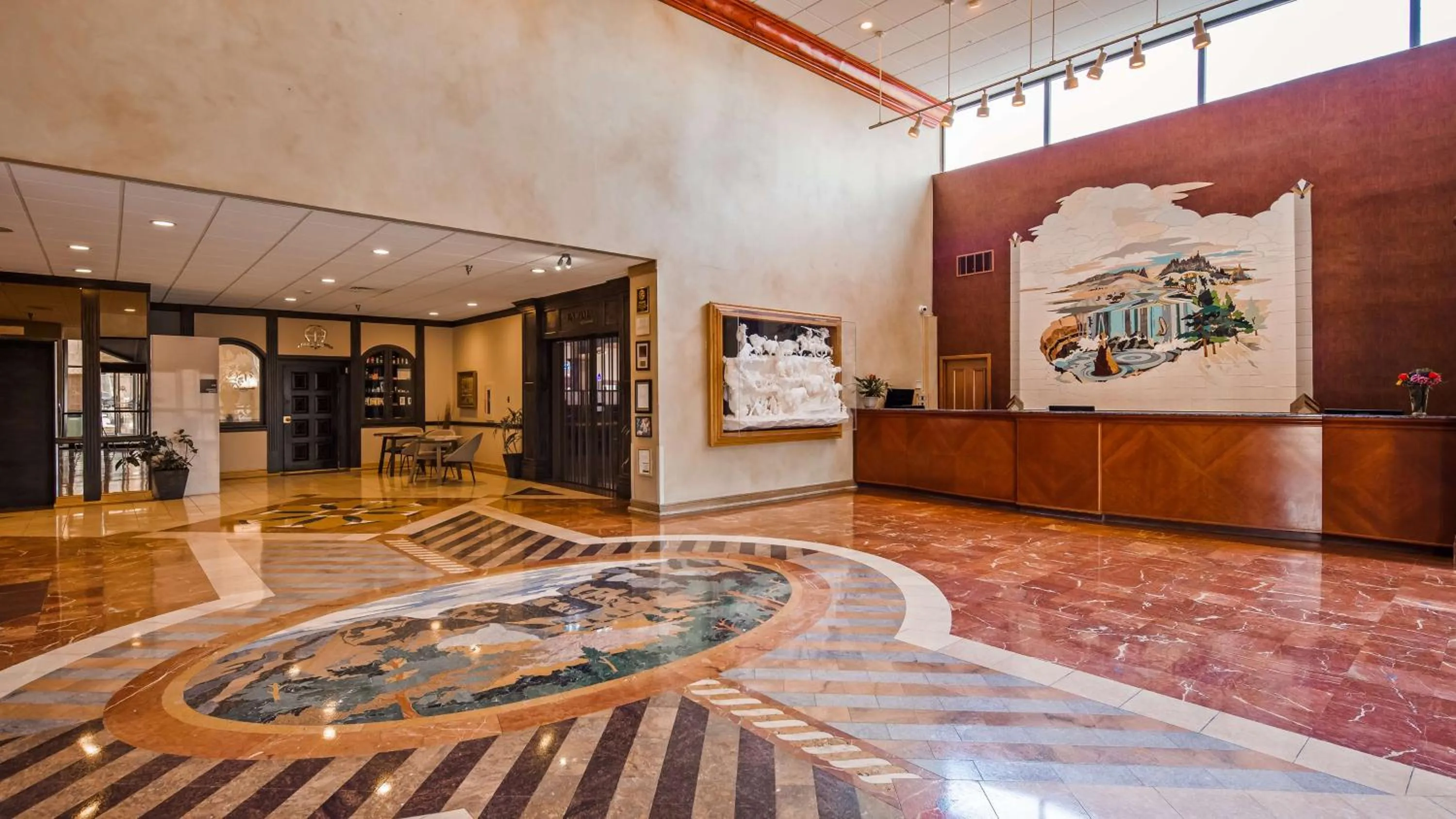 Lobby or reception in The Rushmore Hotel & Suites; BW Premier Collection