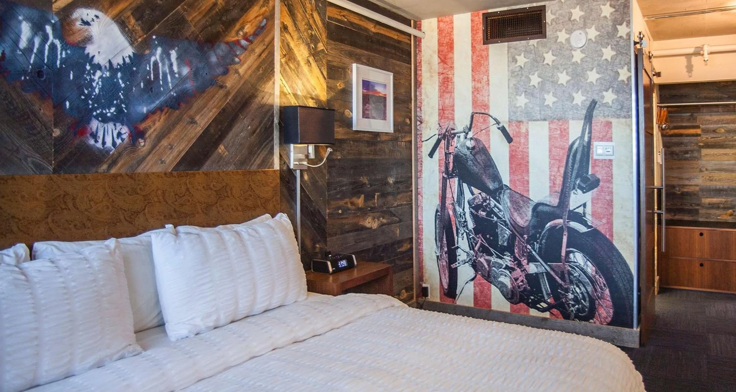 Photo of the whole room, Bed in The Rushmore Hotel & Suites; BW Premier Collection