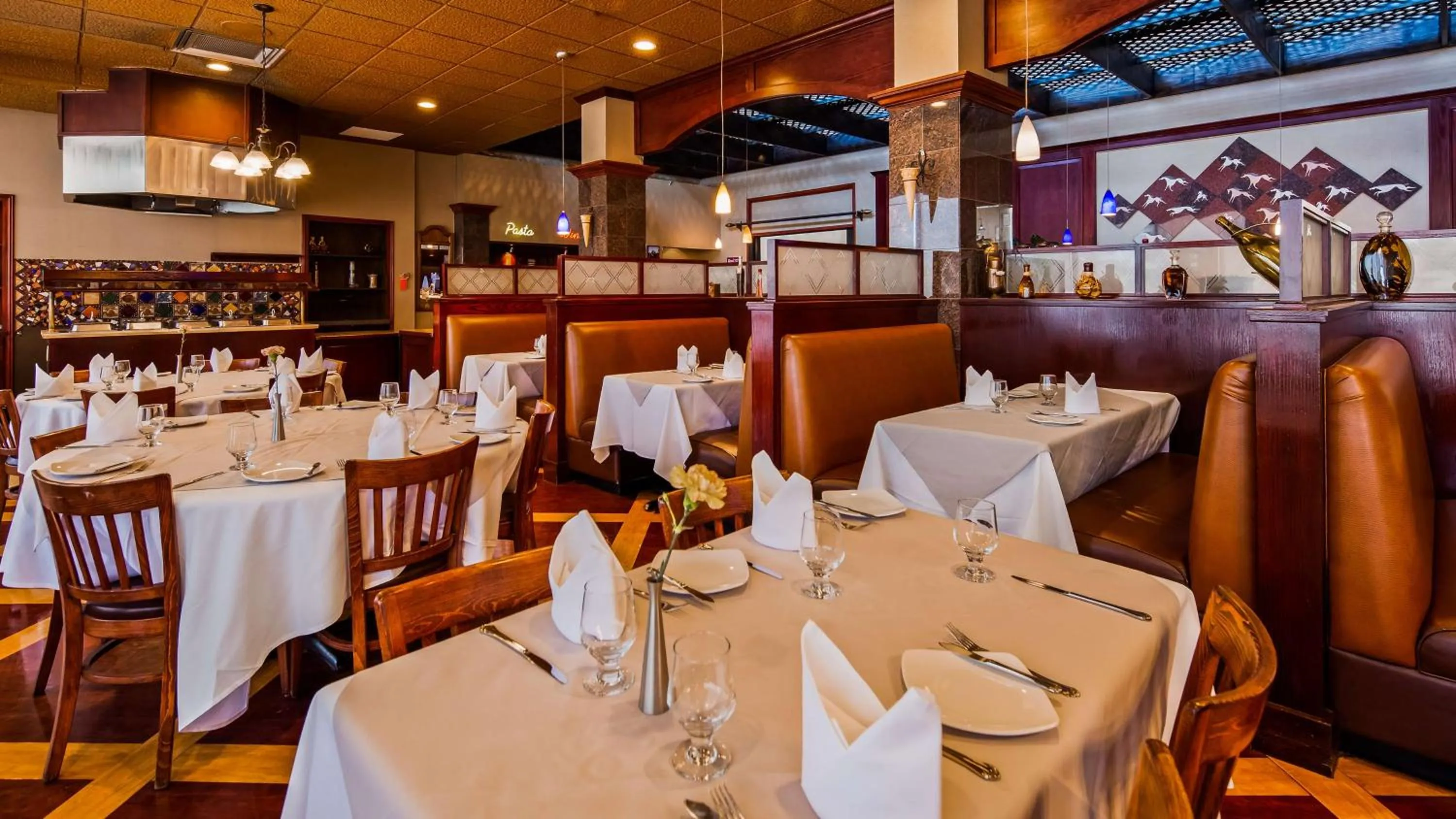 Restaurant/places to eat in The Rushmore Hotel & Suites; BW Premier Collection