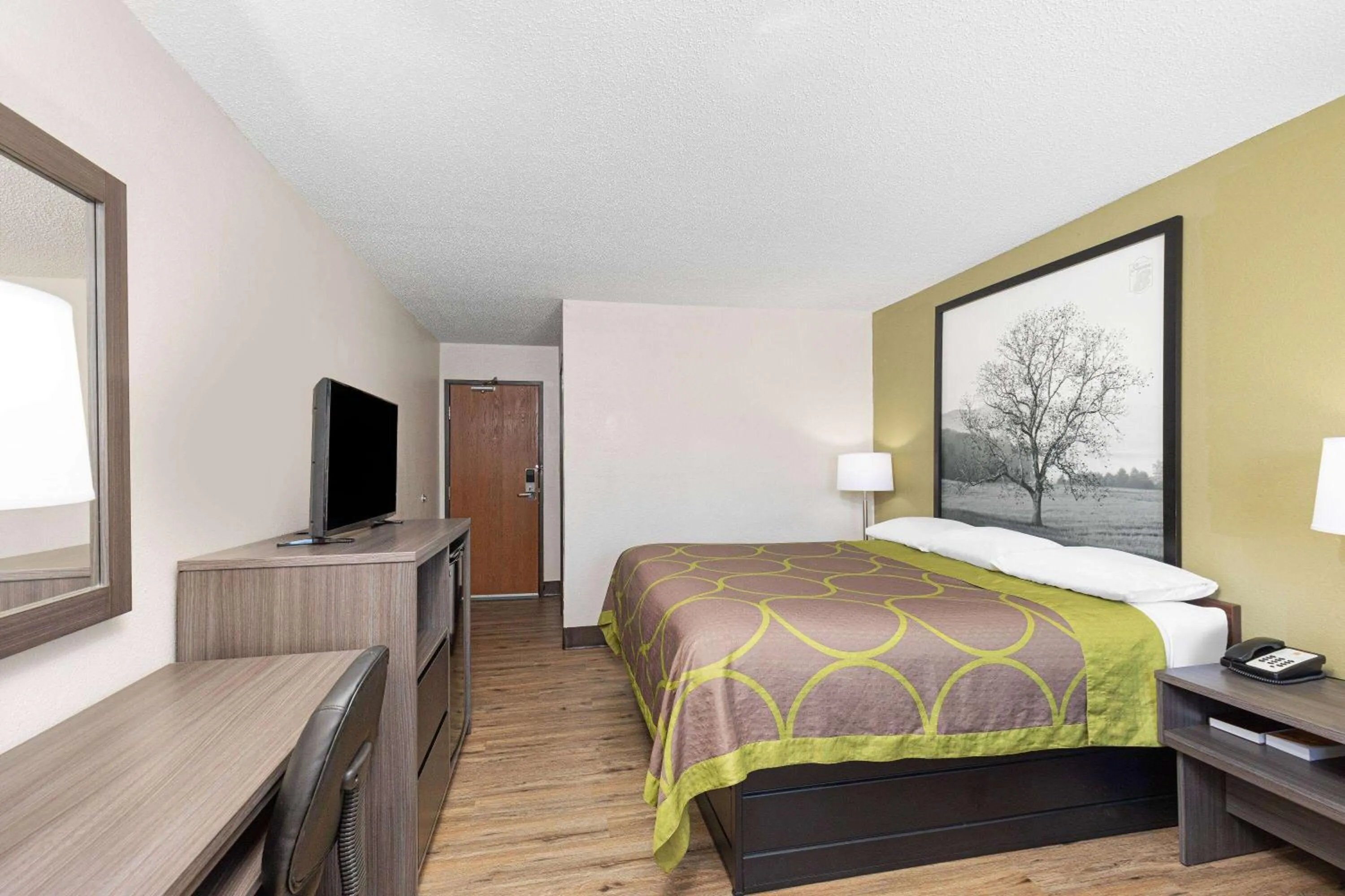 Photo of the whole room, Bed in Super 8 by Wyndham Johnson City