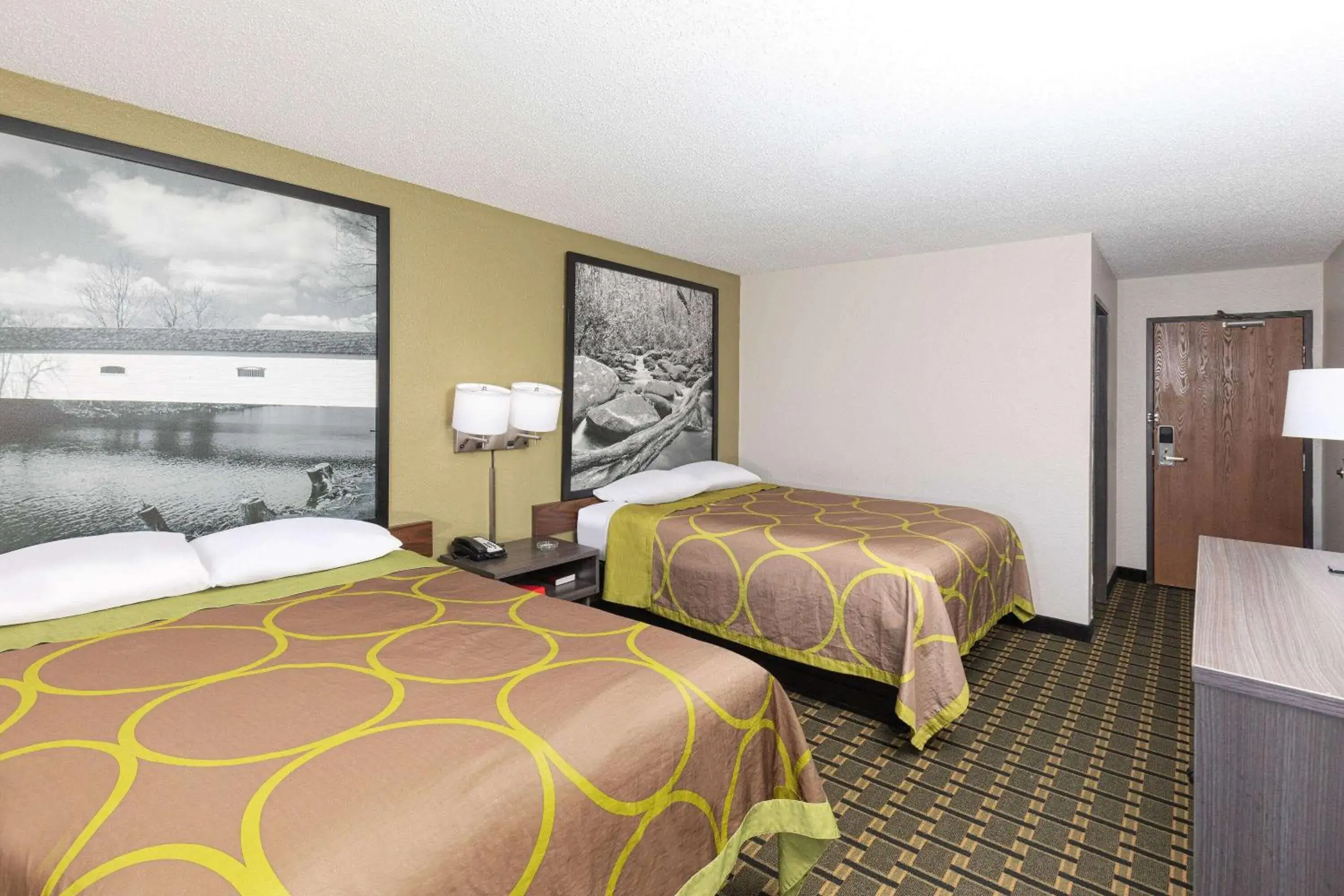 Queen Room with Two Queen Beds - Smoking in Super 8 by Wyndham Johnson City Queen Room with Two Queen Beds - Smoking in Super 8 by Wyndham Johnson City