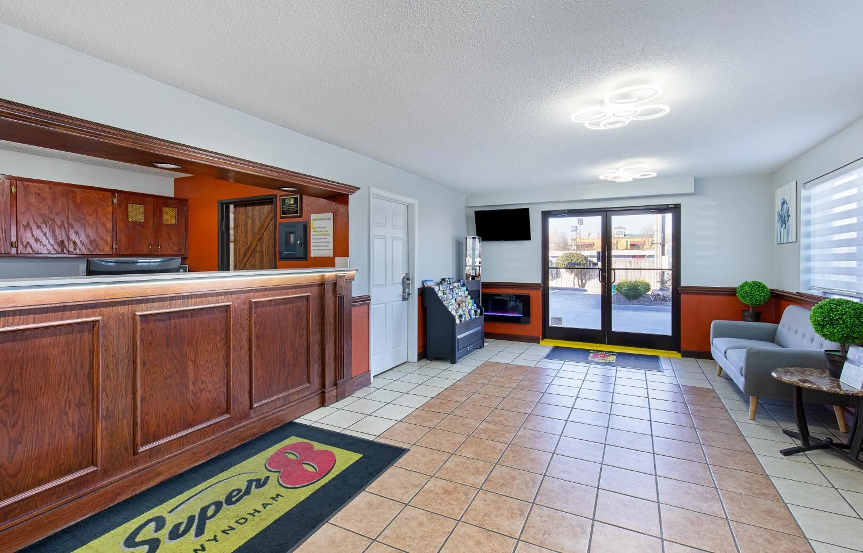 Lobby or reception in Super 8 by Wyndham Johnson City