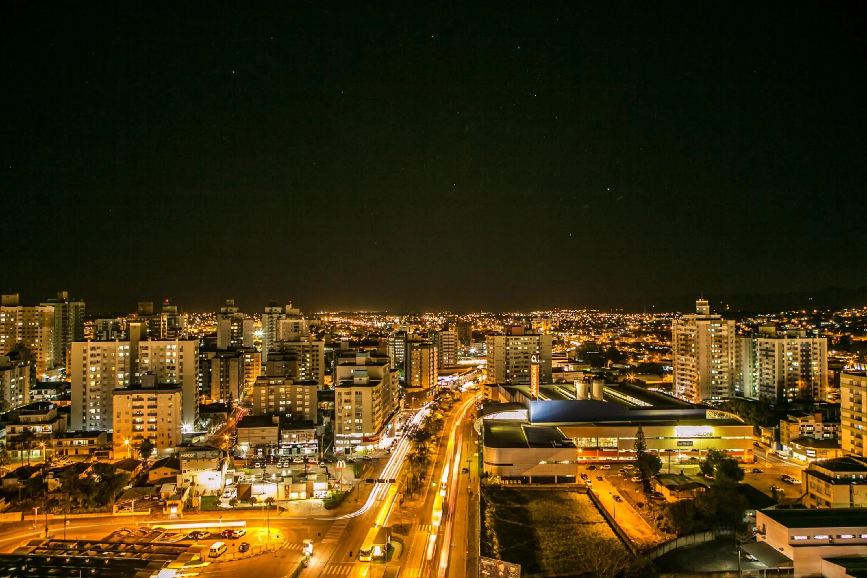 Night in Tri Hotel Premium Criciúma