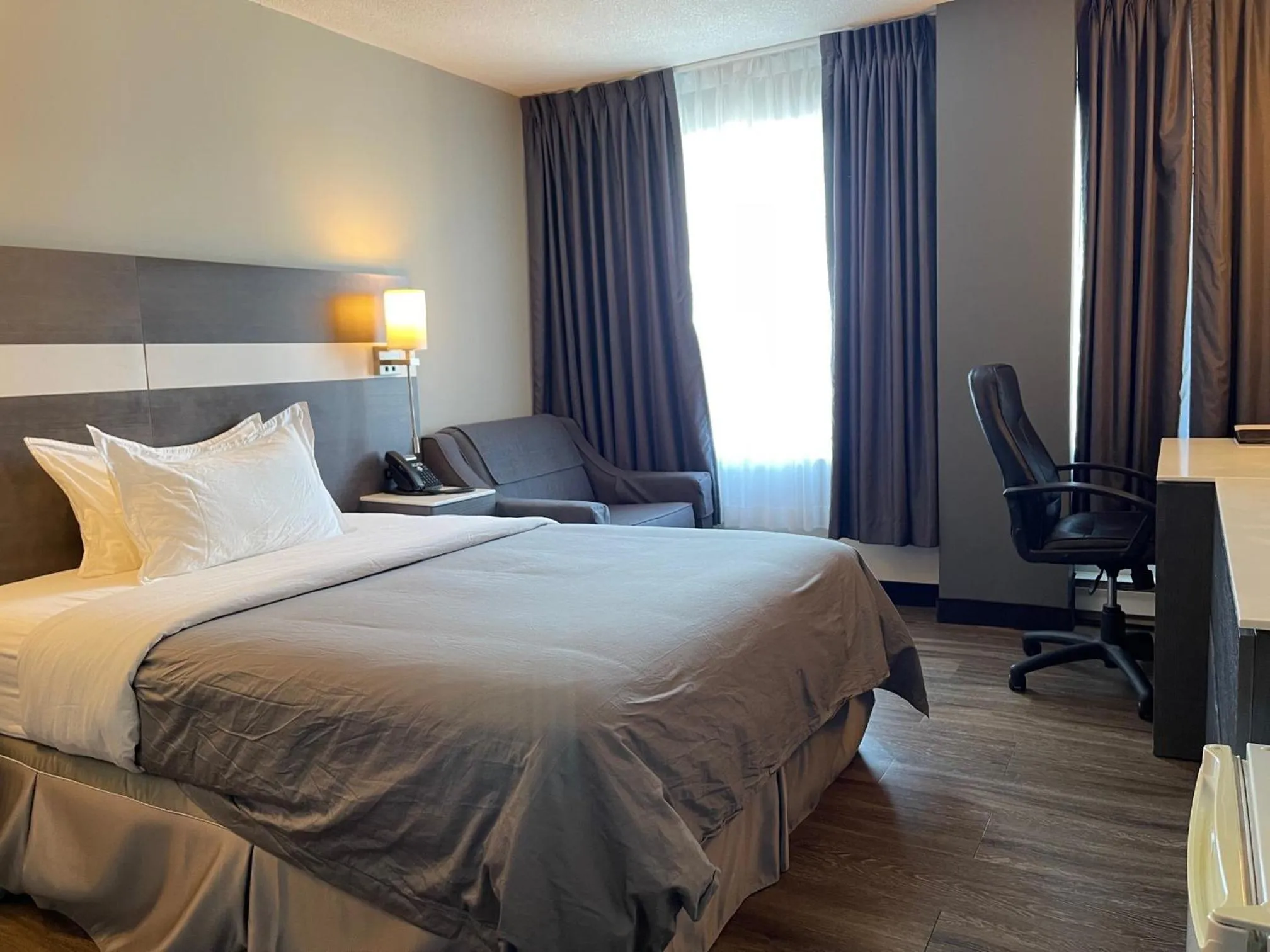 Bedroom, Bed in Auberge de la Gare