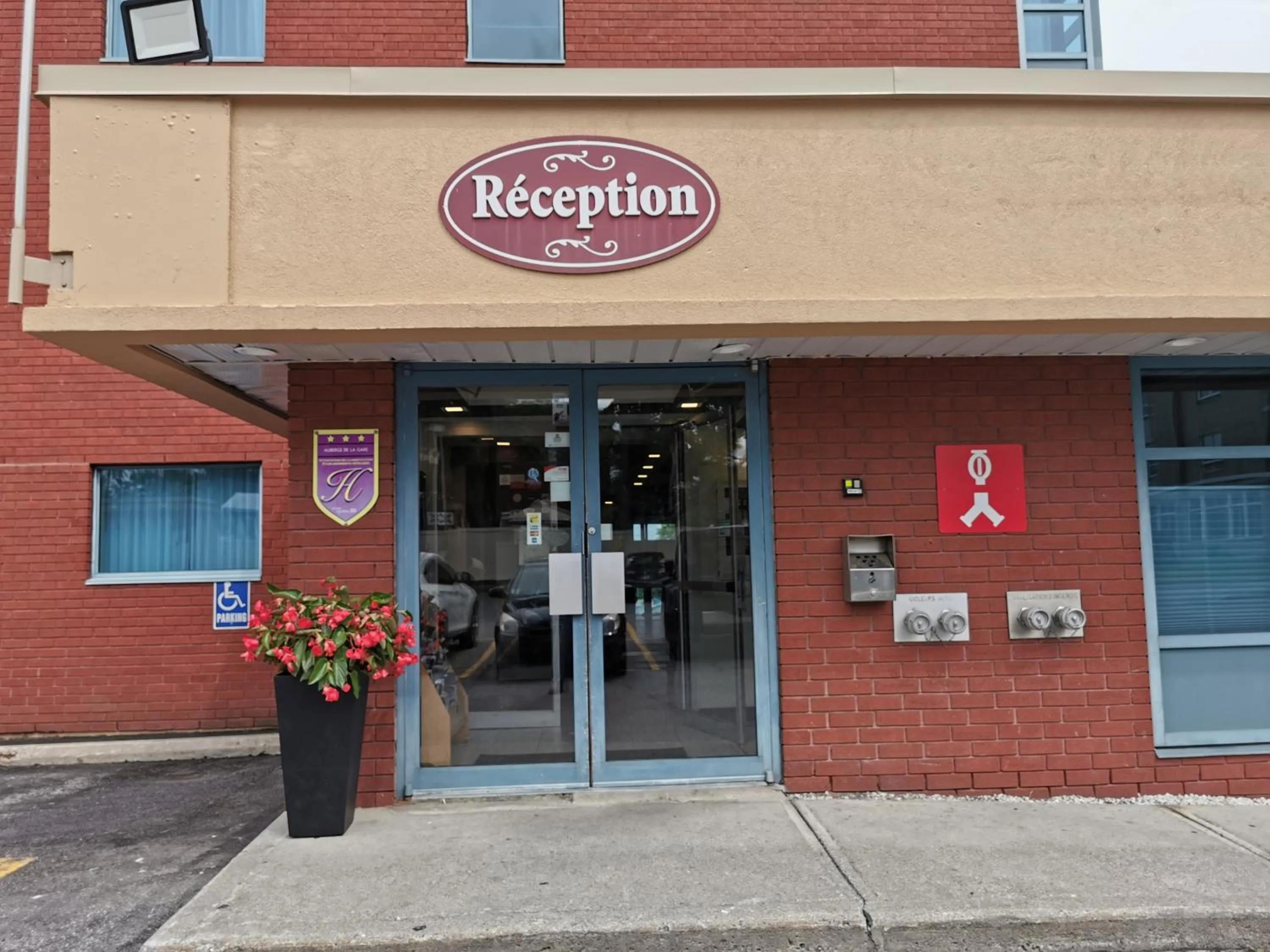 Facade/entrance in Auberge de la Gare