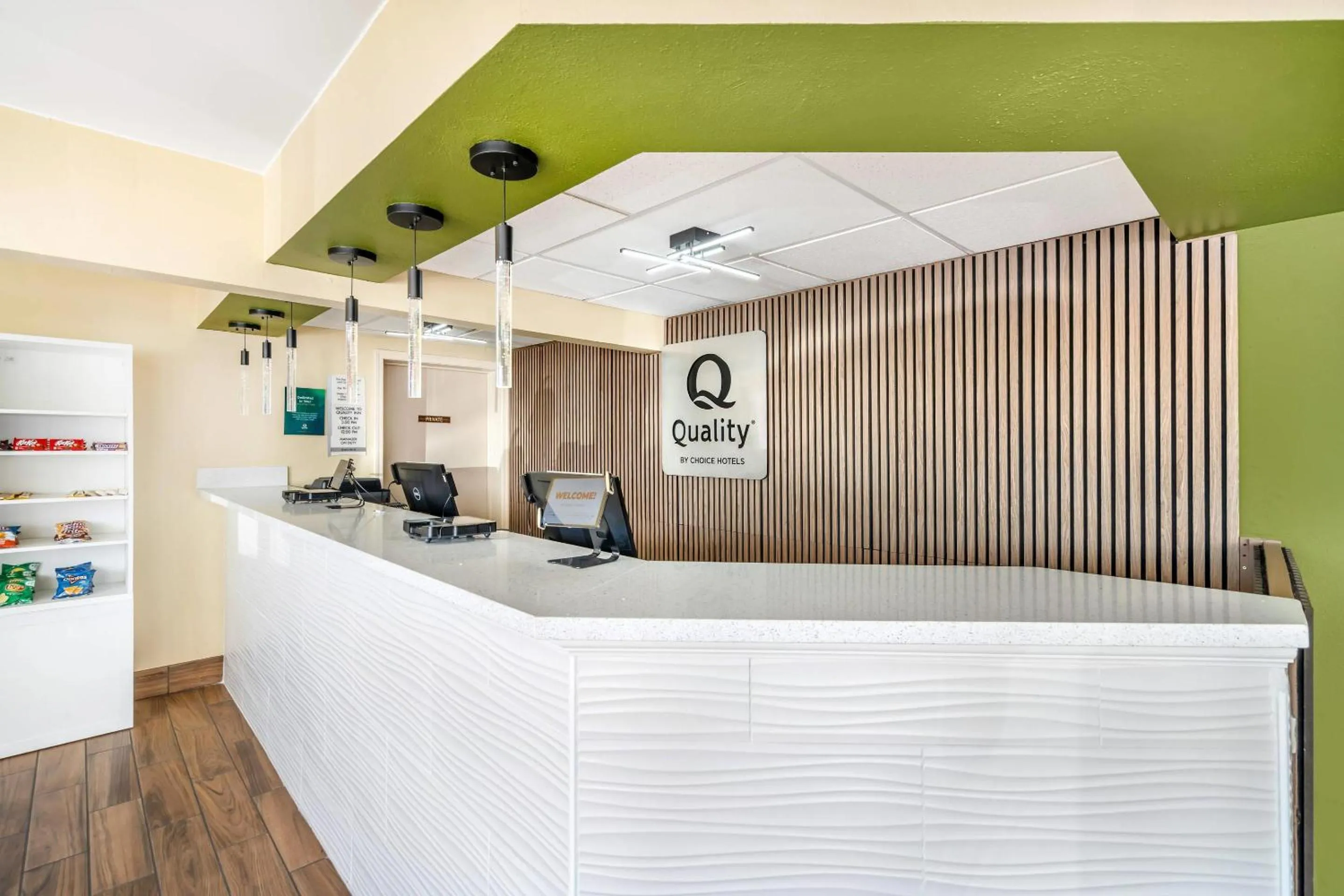 Lobby or reception in Quality Inn Klamath Falls - Crater Lake Gateway