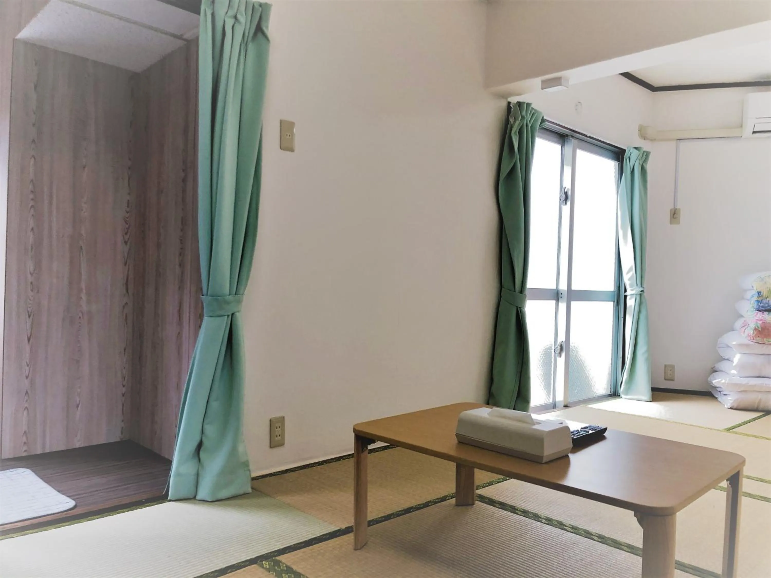 Photo of the whole room in Sunset Hills Inn Naha