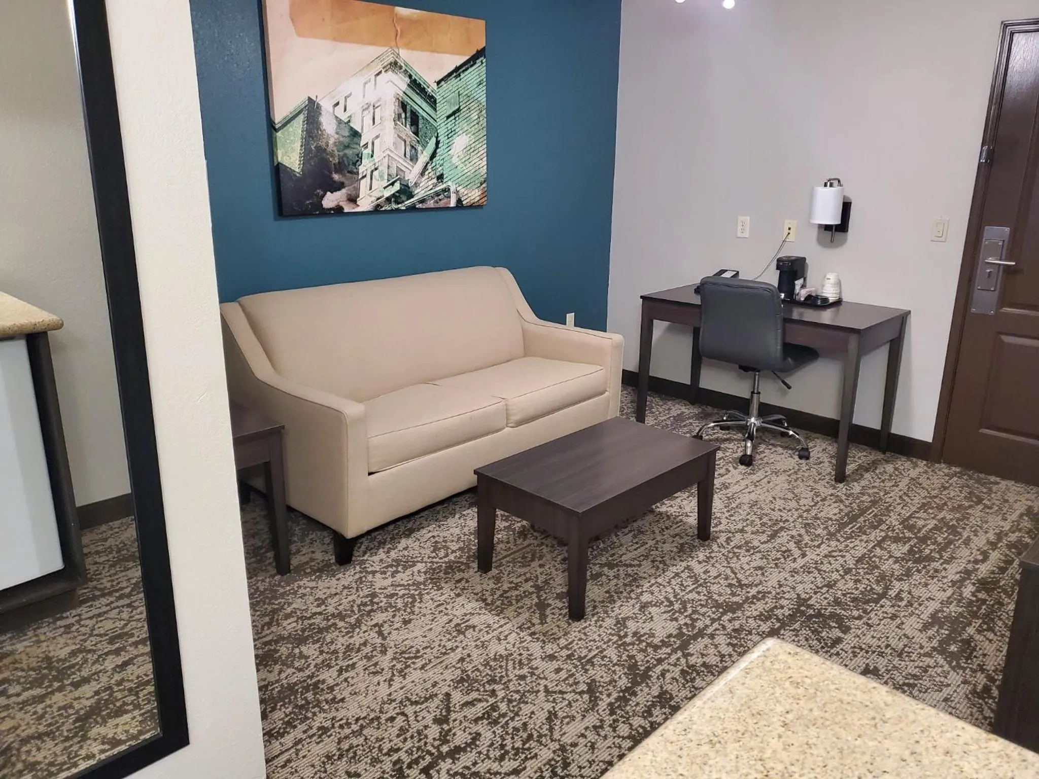 Living room in Best Western Fort Wayne Inn & Suites North