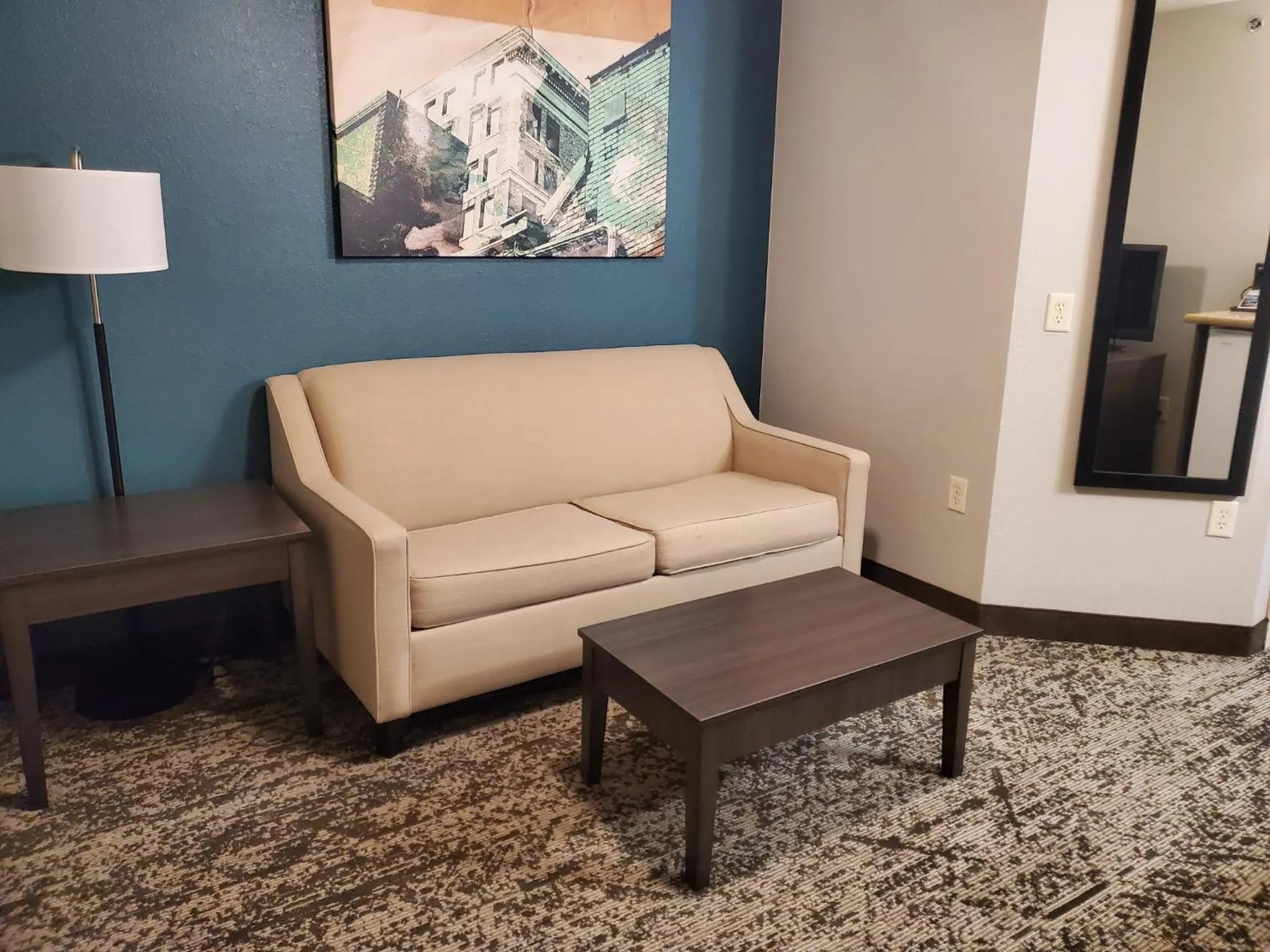 Living room in Best Western Fort Wayne Inn & Suites North