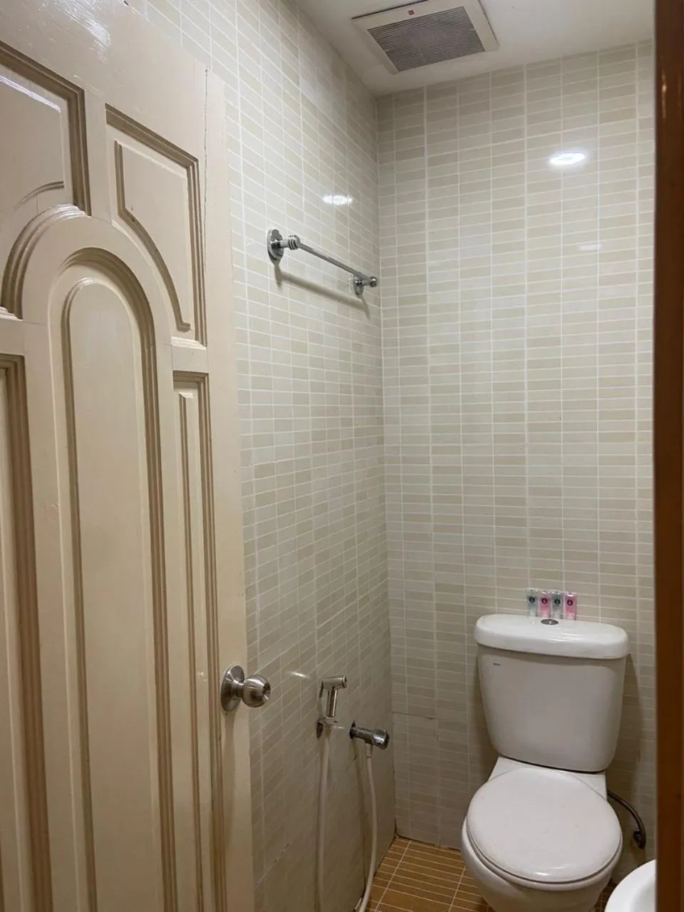 Toilet in HOTEL SAHARA SDN BHD