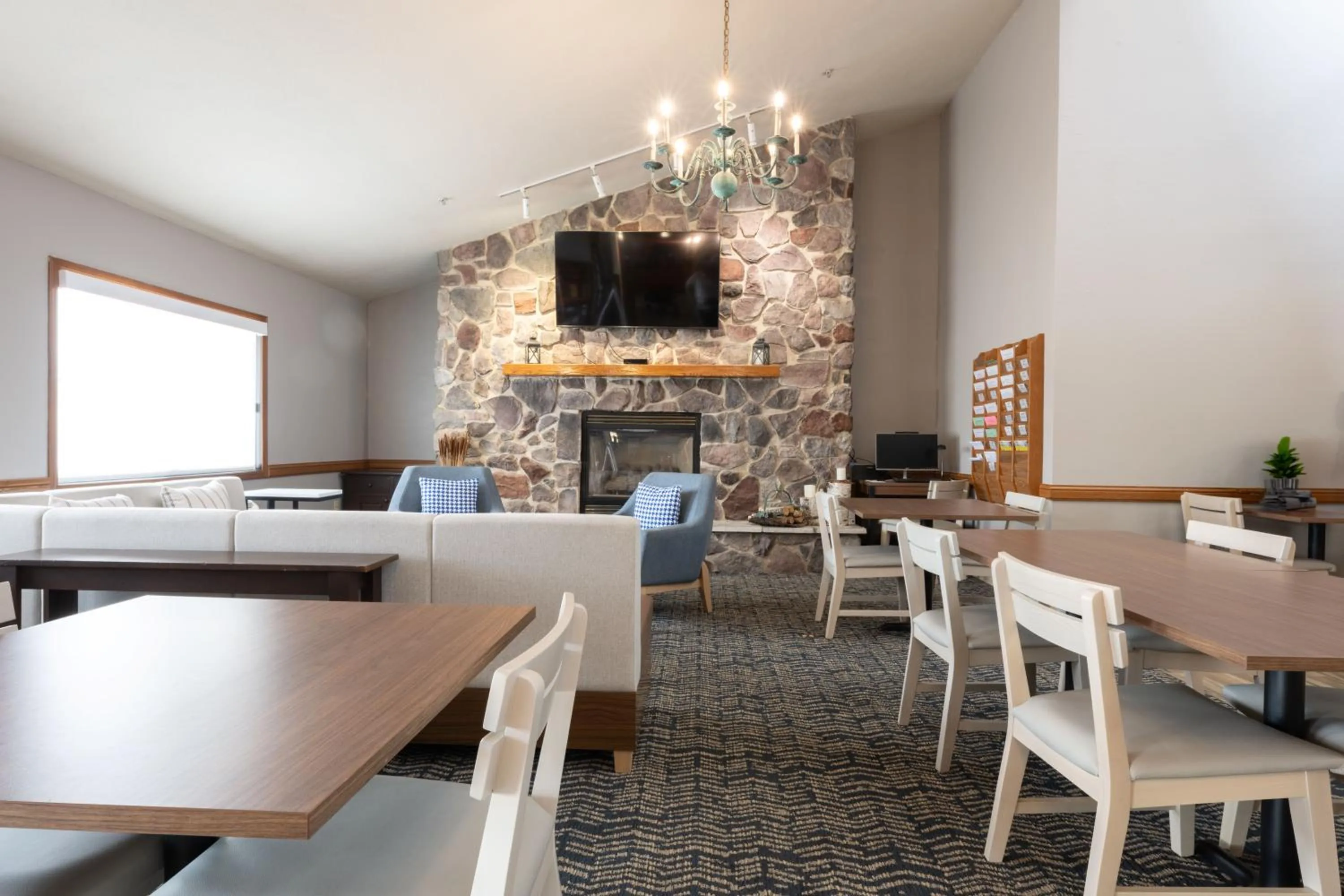 Lobby or reception in AmericInn by Wyndham Sturgeon Bay