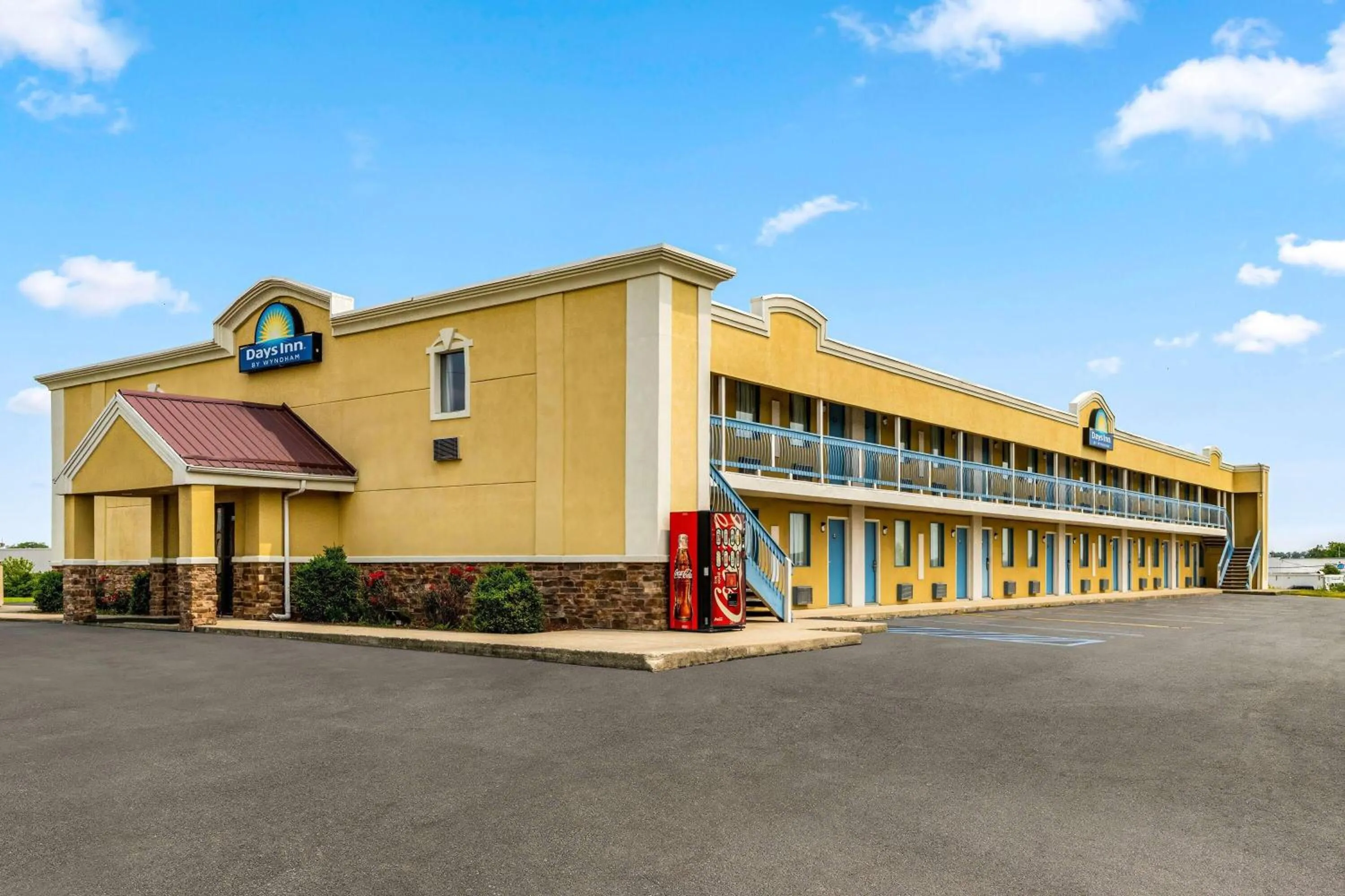 Property building in Days Inn by Wyndham Fort Wayne