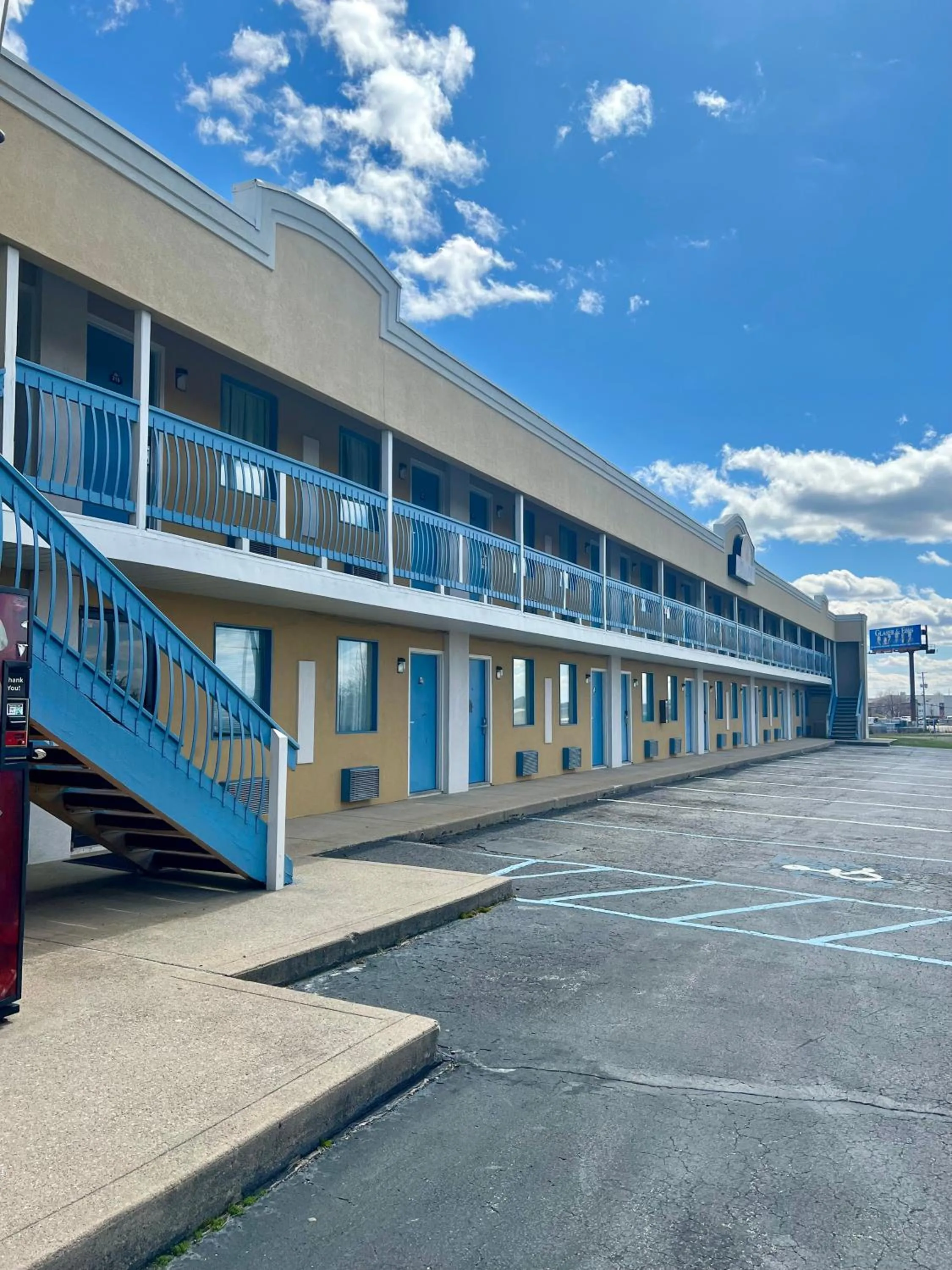 Property building in Days Inn by Wyndham Fort Wayne